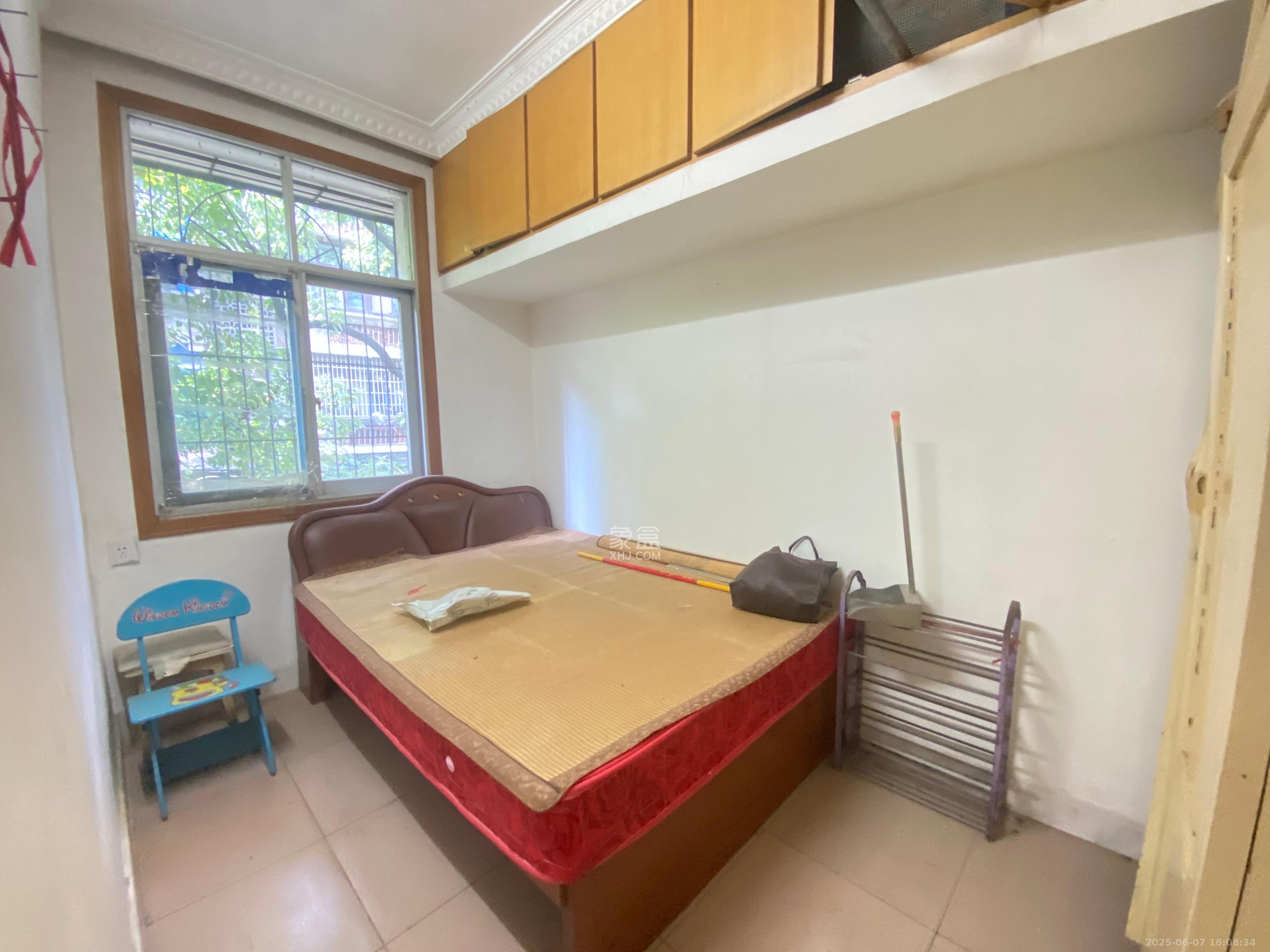 省水院宿舍 3室1厅1卫 2000.0元/月 省水院宿舍 3室1厅1卫 2000.0元/月室内图