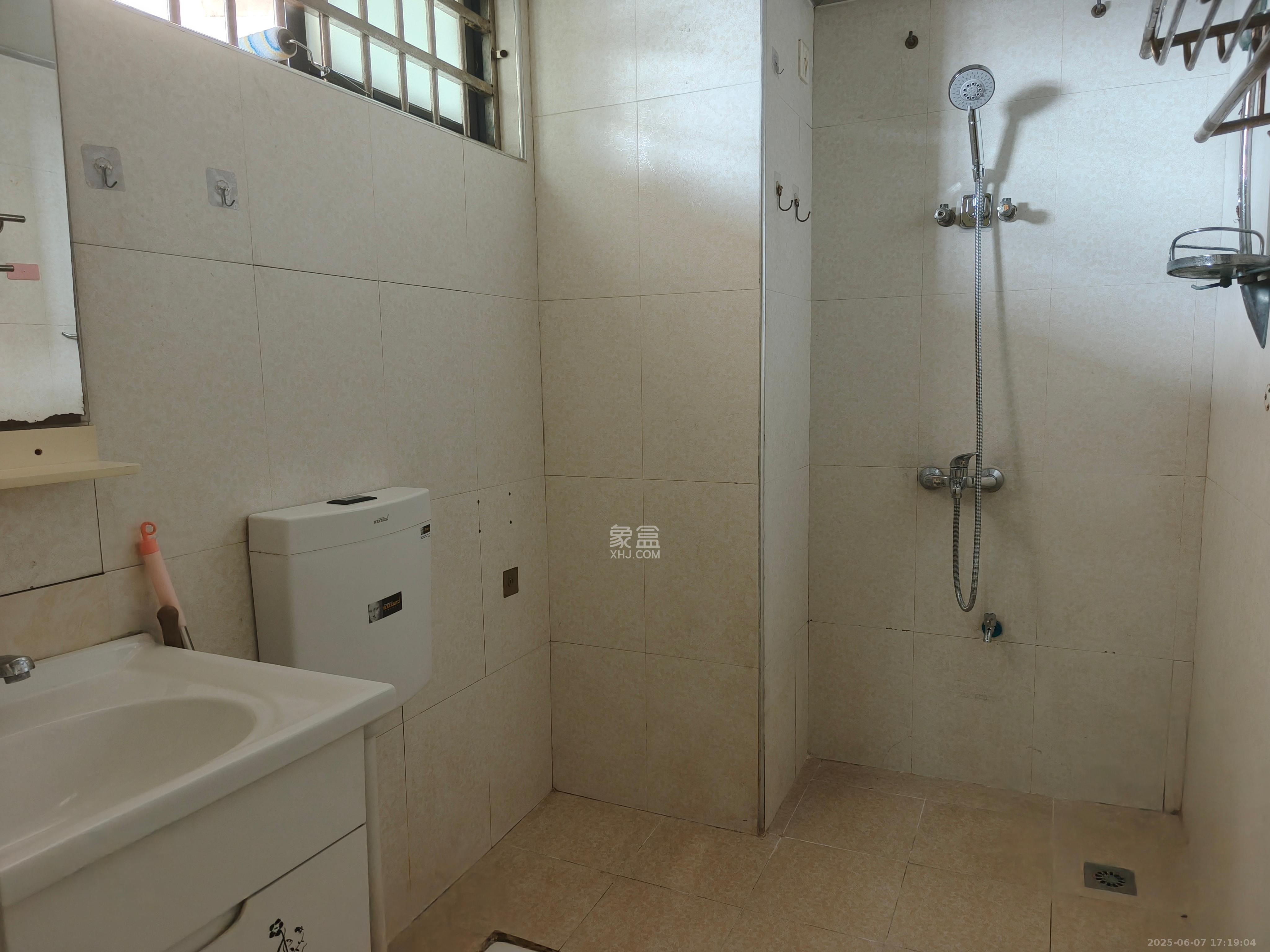 兴威帕克水岸  2室1厅1卫   1800.00元/月室内图