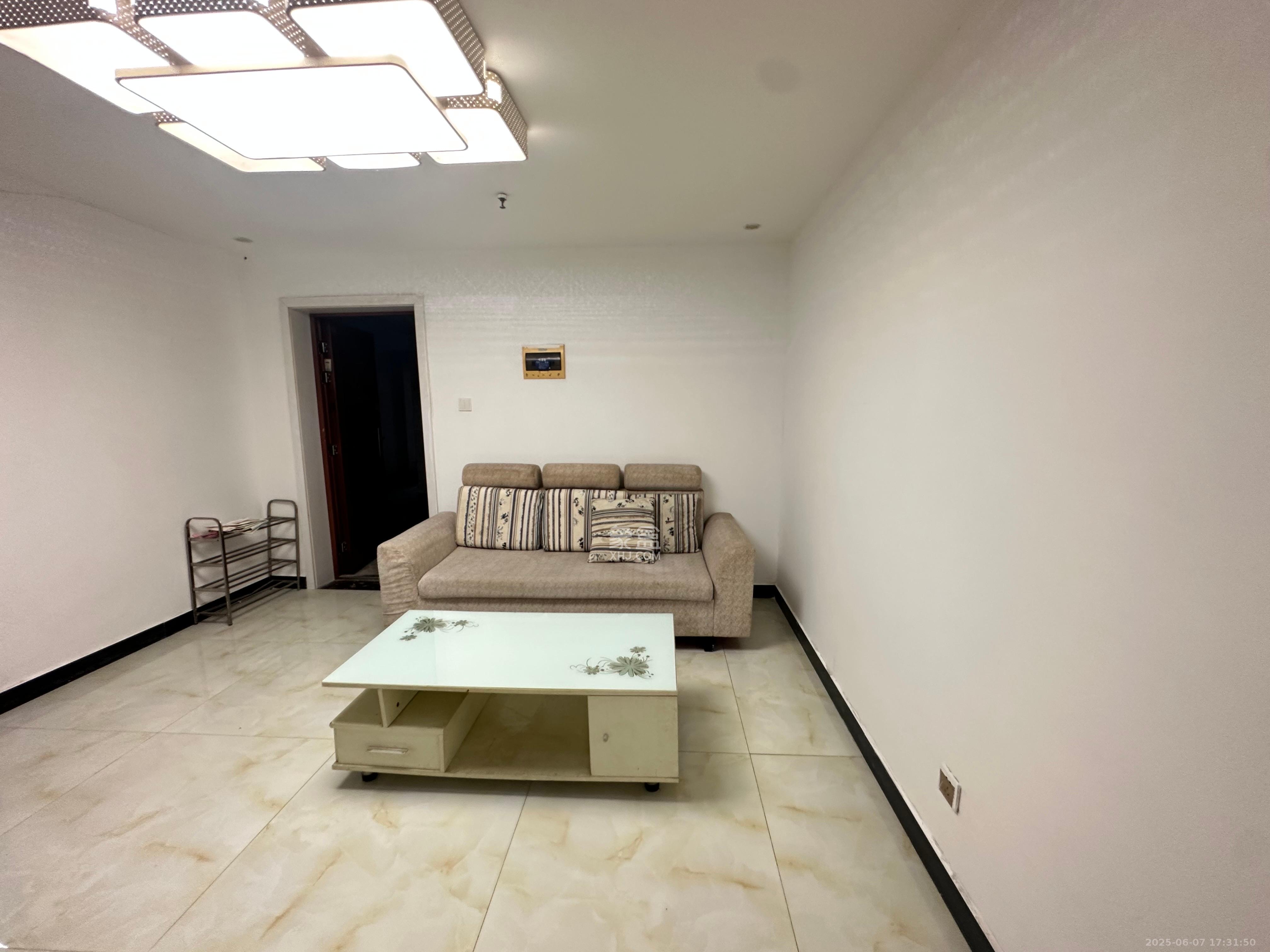中山大厦（广阔大厦）  2室2厅1卫   2200.00元/月室内图
