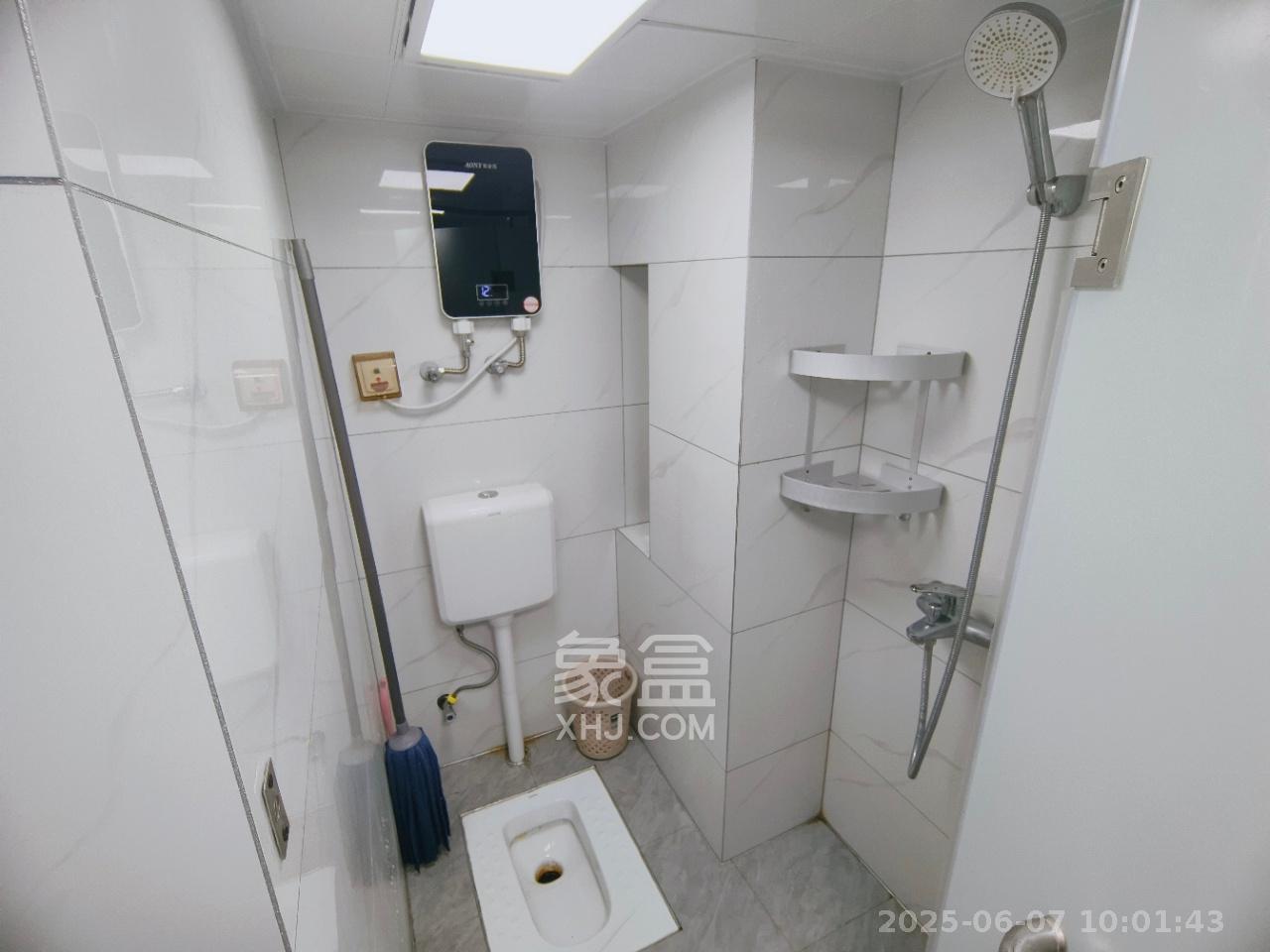 长房时代小镇  2室2厅1卫   2300.00元/月室内图