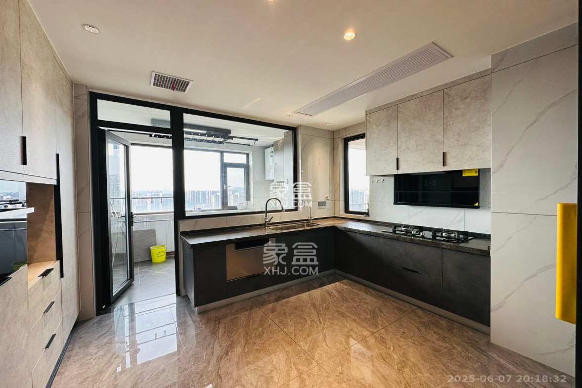 达美溪湖湾 5室2厅2卫 13000.0元/月 达美溪湖湾 5室2厅2卫 13000.0元/月室内图