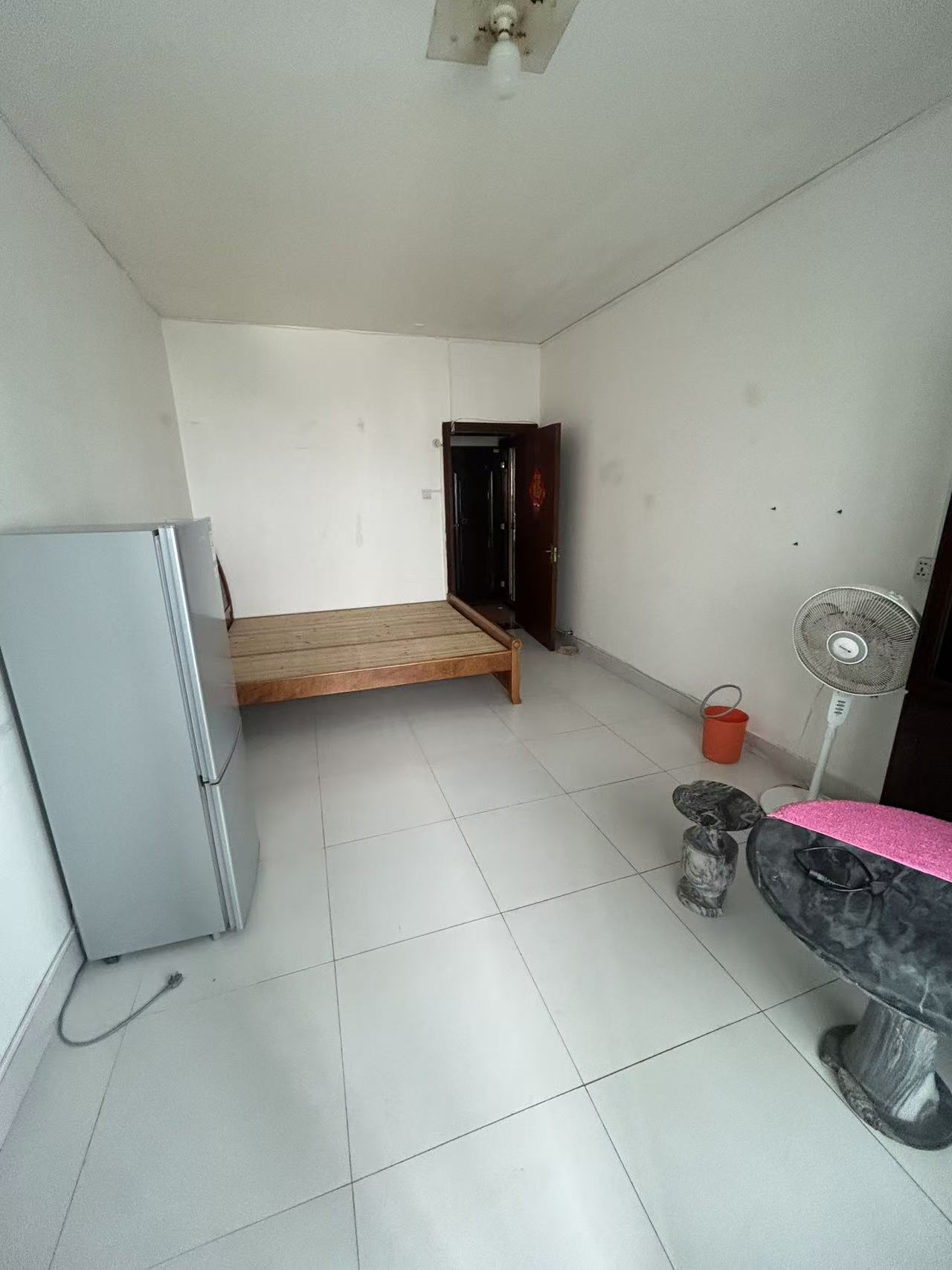 花园大厦 1室0厅1卫 1200.0元/月 花园大厦 1室0厅1卫 1200.0元/月室内图