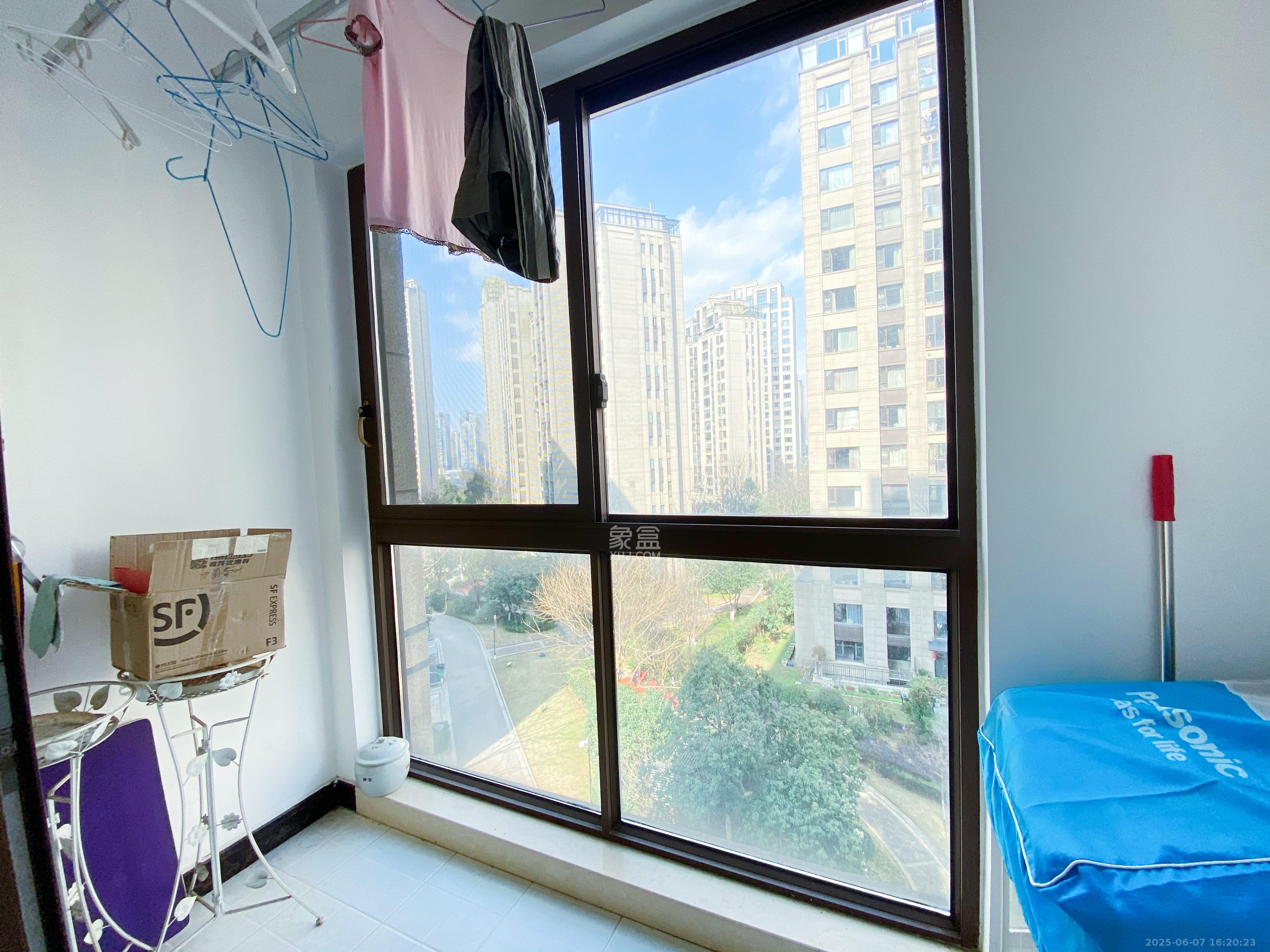 金茂梅溪湖 3室2厅2卫 3200.0元/月 金茂梅溪湖 3室2厅2卫 3200.0元/月室内图