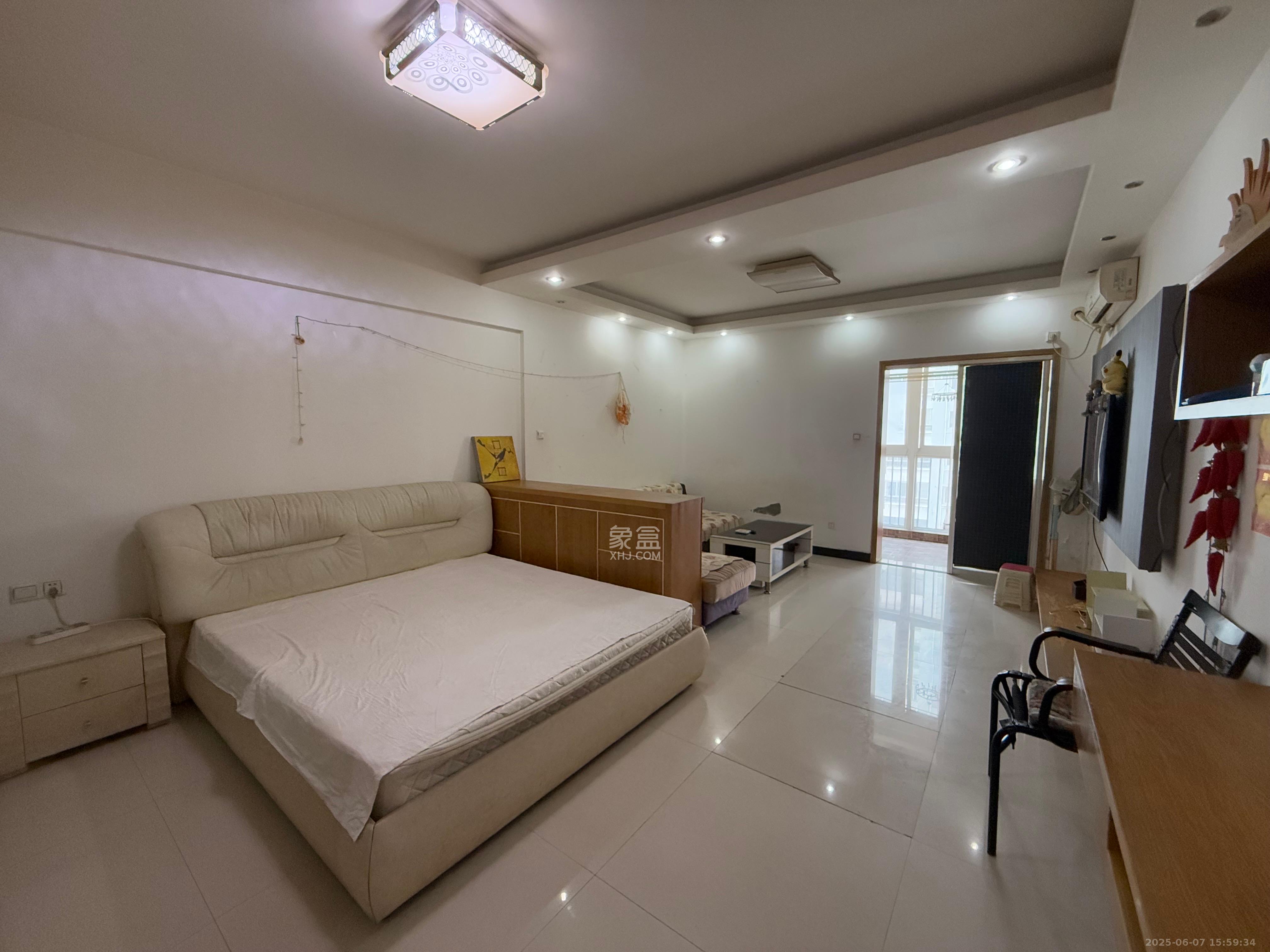 开源鑫景  1室1厅1卫    1300.0元/月室内图