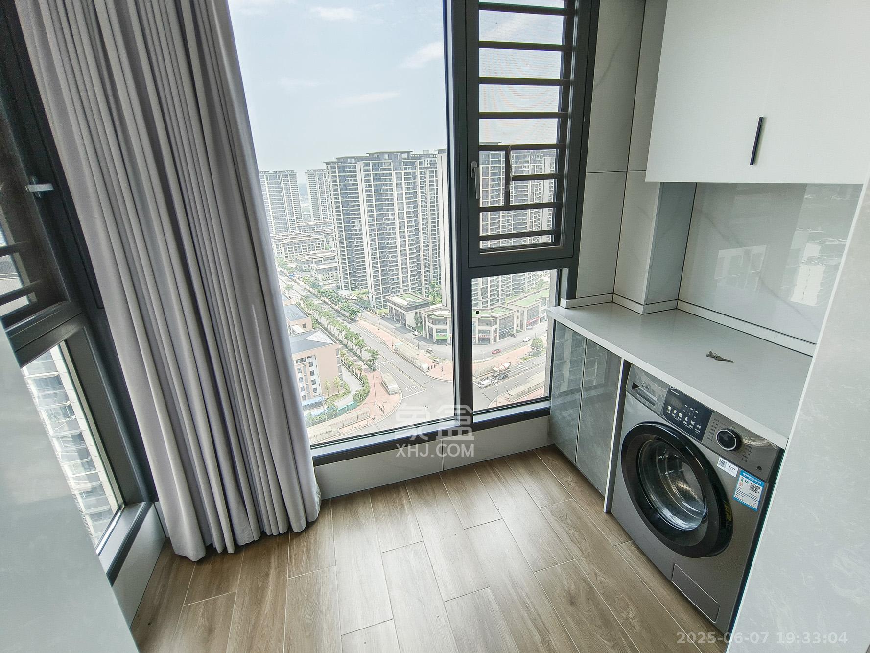 碧桂园翘楚棠  4室2厅2卫    138.0万阳台