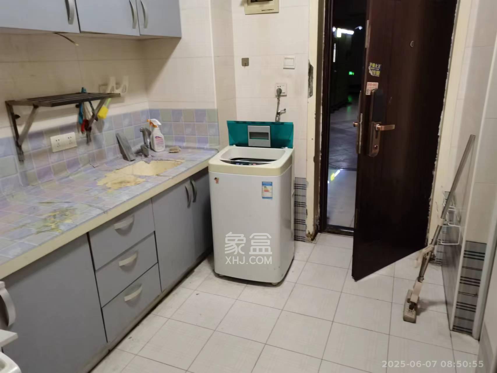 泰时三湘金地  2室1厅1卫   1200.00元/月室内图