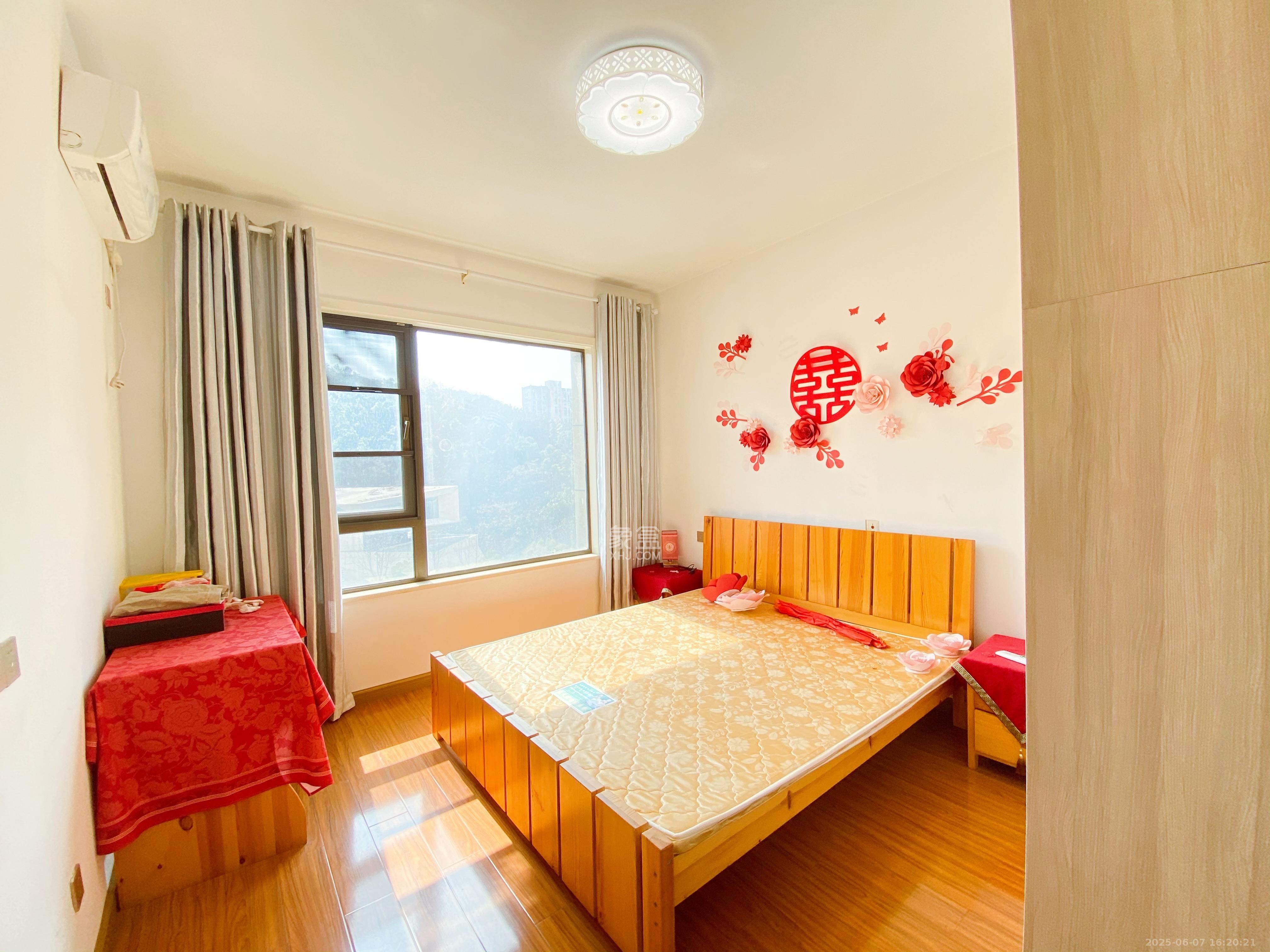 金茂梅溪湖 3室2厅2卫 3200.0元/月 金茂梅溪湖 3室2厅2卫 3200.0元/月室内图