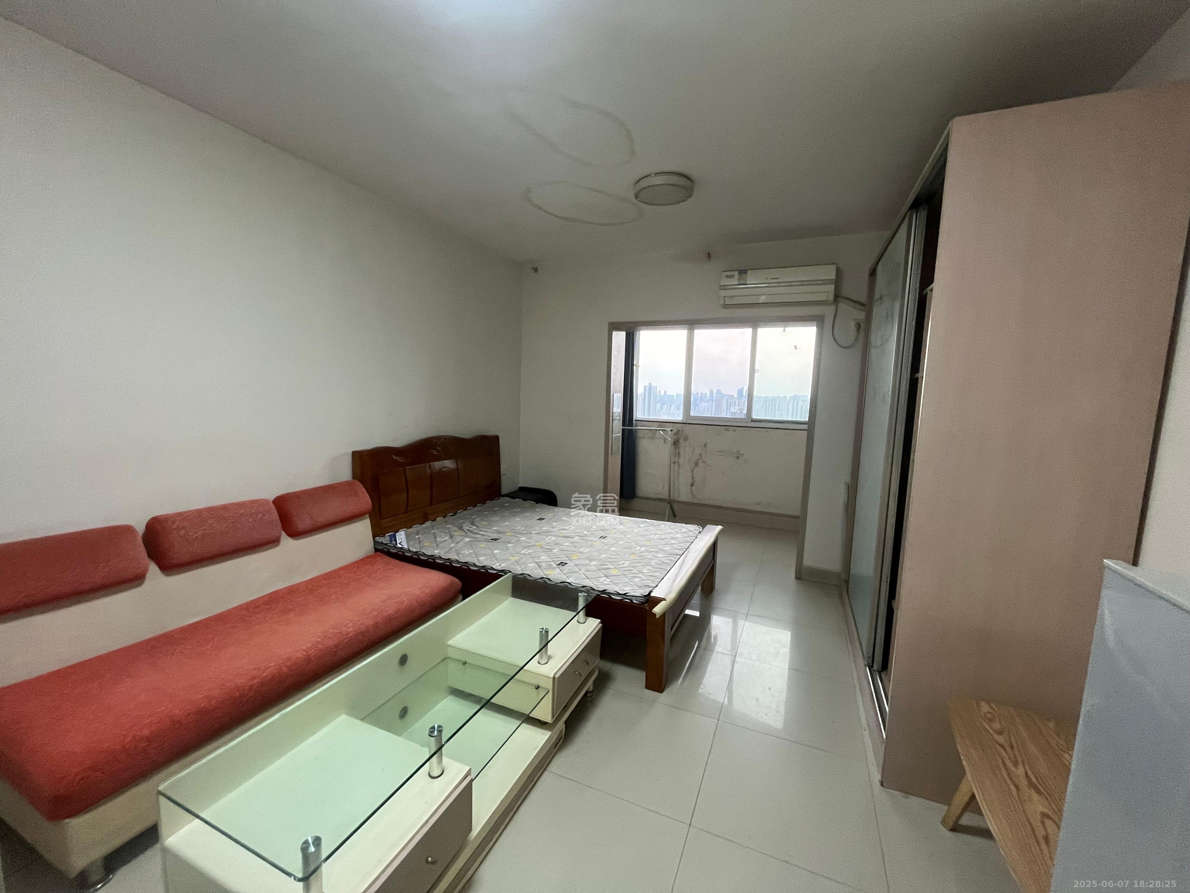 2076至高点 1室0厅1卫 1300.0元/月 2076至高点 1室0厅1卫 1300.0元/月室内图