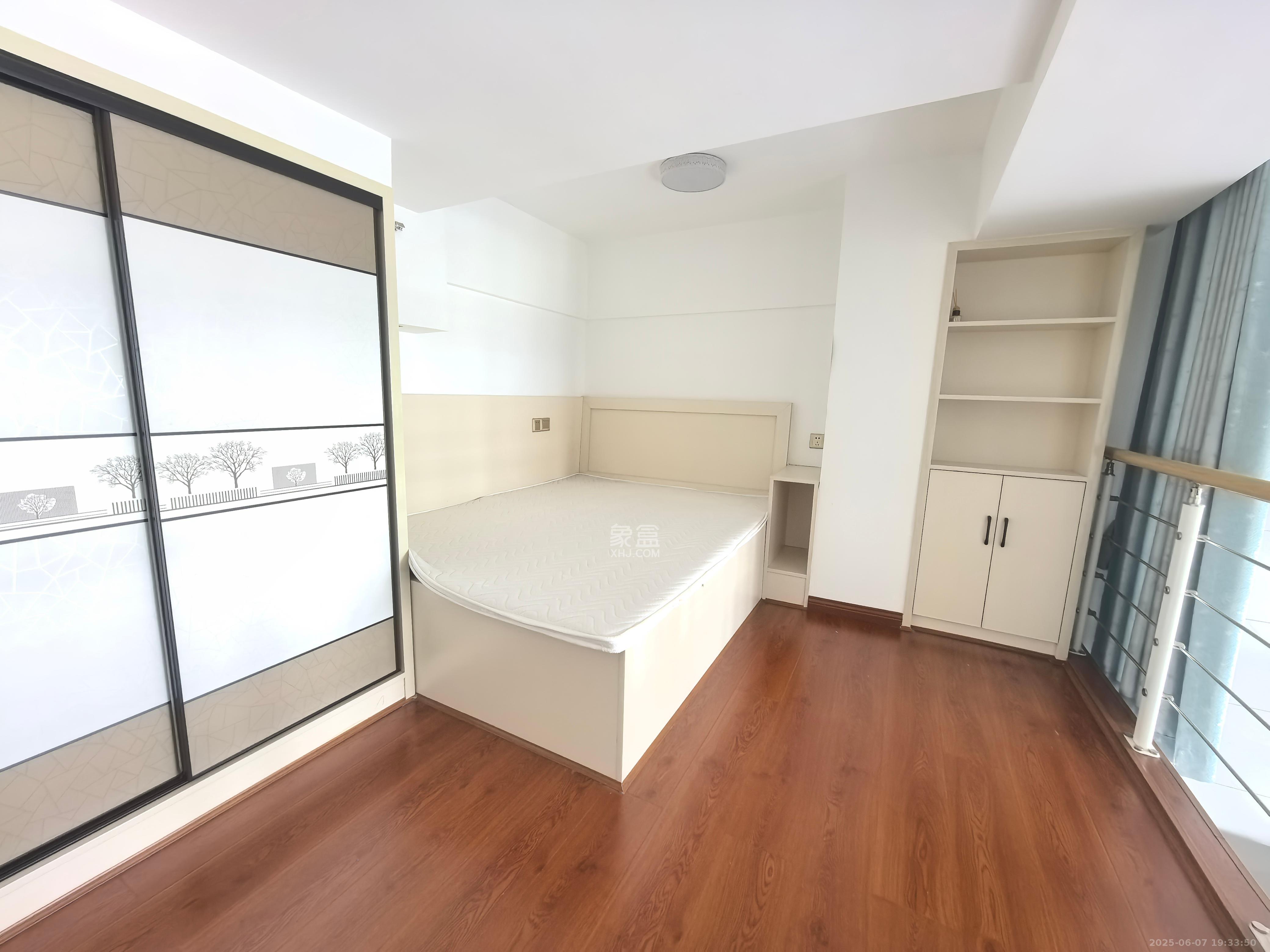 东方美地  2室1厅1卫   1800.00元/月室内图