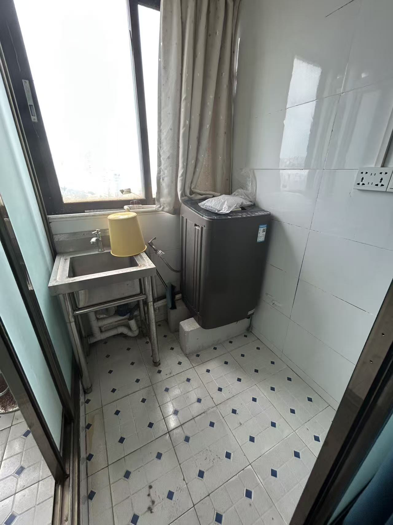 花园大厦 1室0厅1卫 1200.0元/月 花园大厦 1室0厅1卫 1200.0元/月室内图