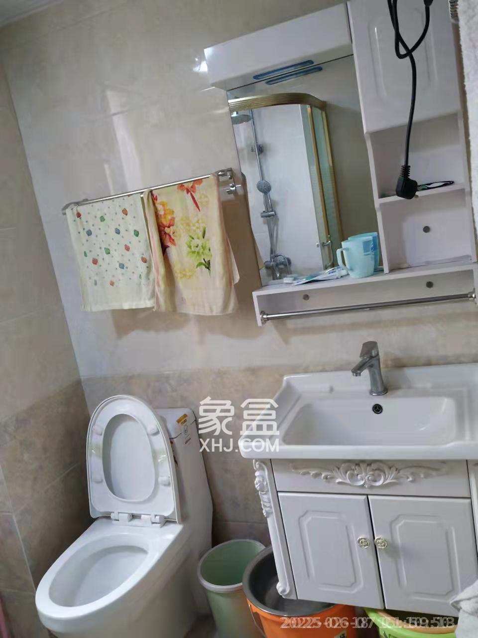 佛奥康桥水岸  3室2厅2卫   1700.00元/月室内图