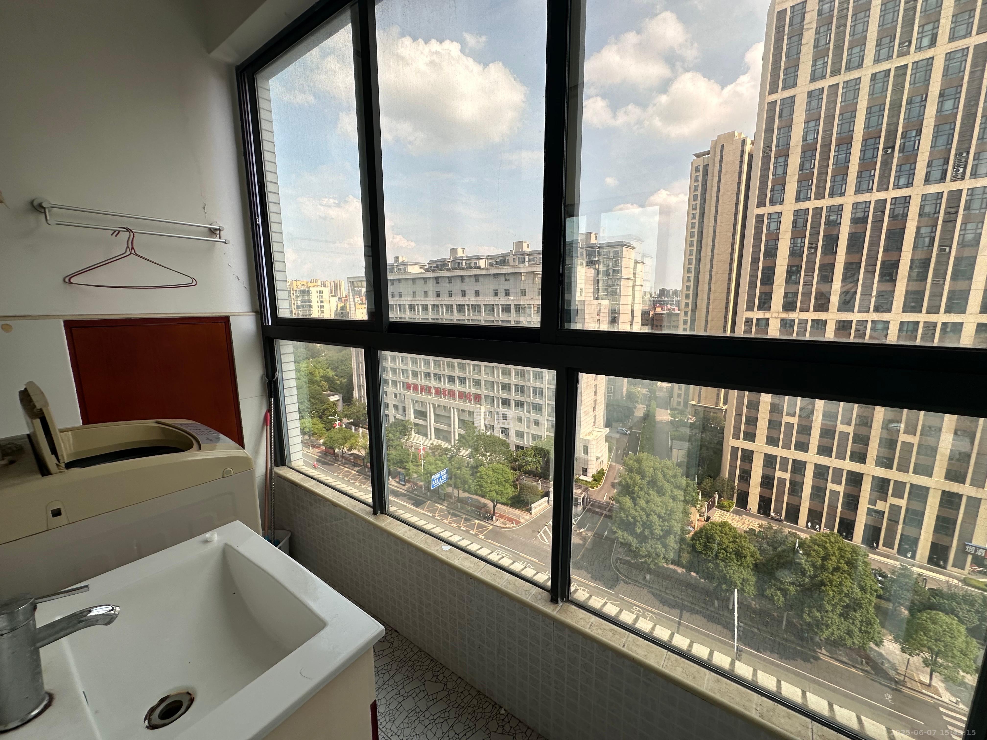 满庭芳小区 2室1厅1卫 1700.0元/月 满庭芳小区 2室1厅1卫 1700.0元/月室内图