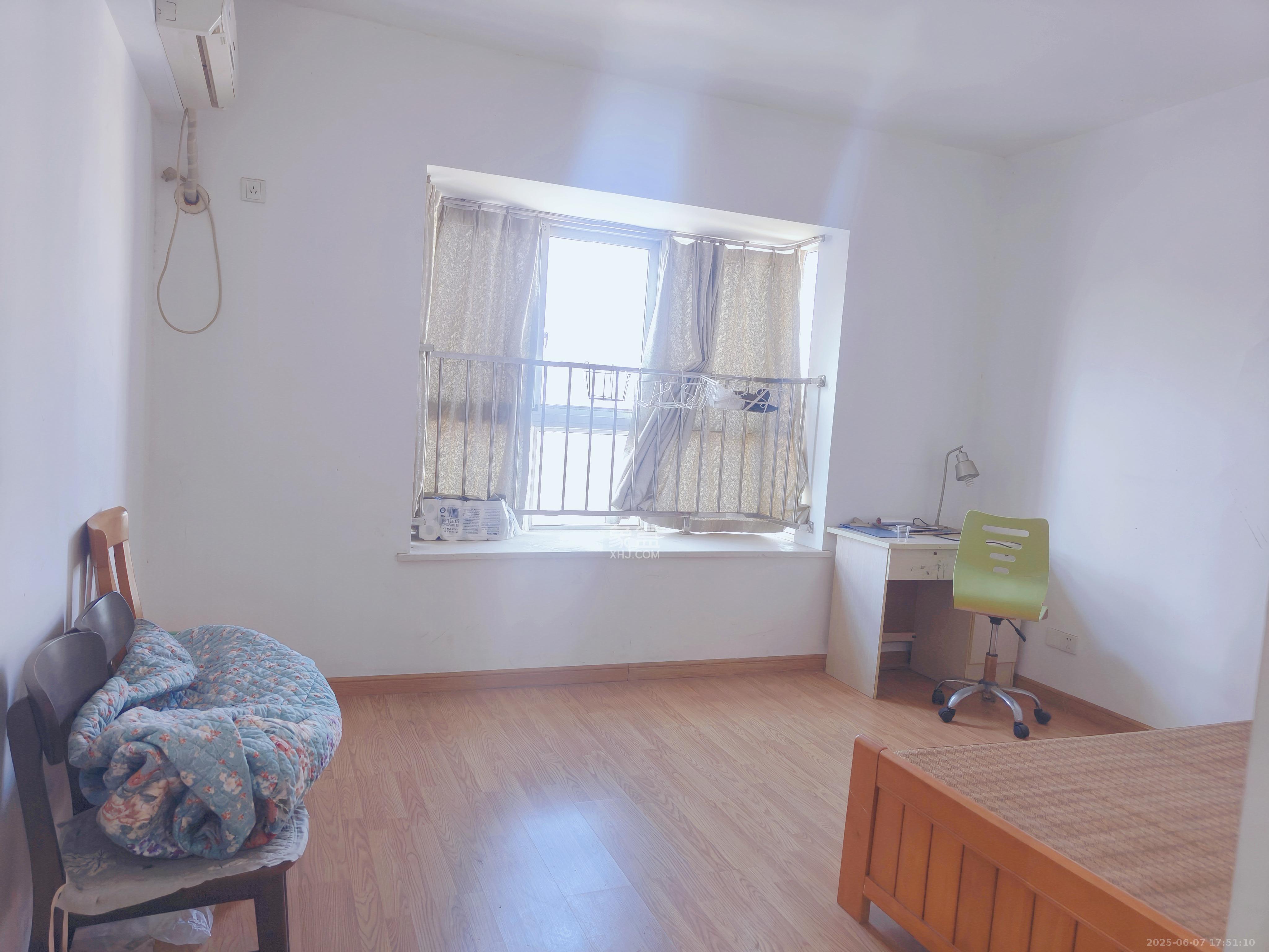 德润园  4室2厅2卫    3600.0元/月 德润园  4室2厅2卫    3600.0元/月室内图