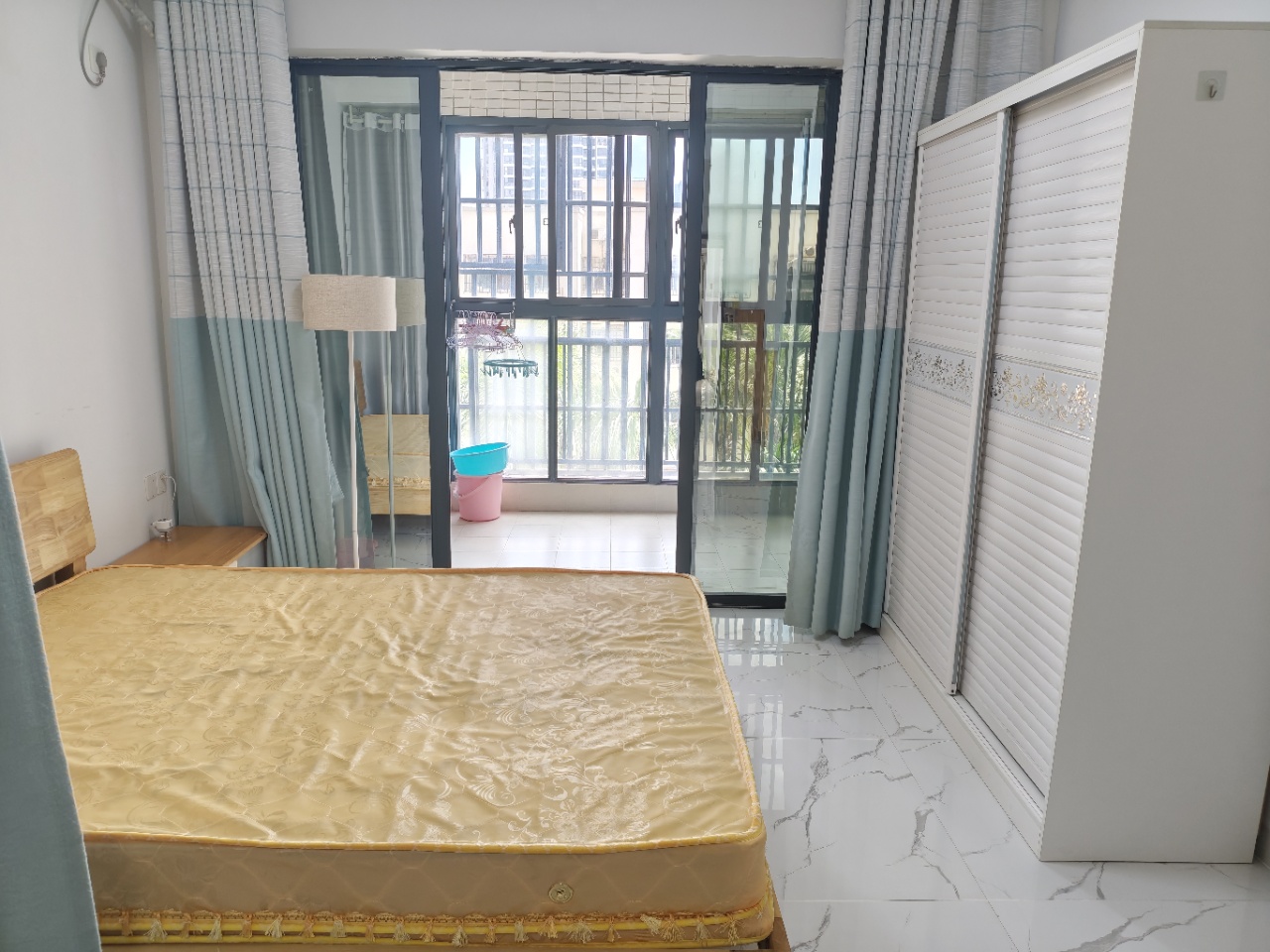 蓝海瑞园 1室1厅1卫 1800.0元/月 蓝海瑞园 1室1厅1卫 1800.0元/月室内图