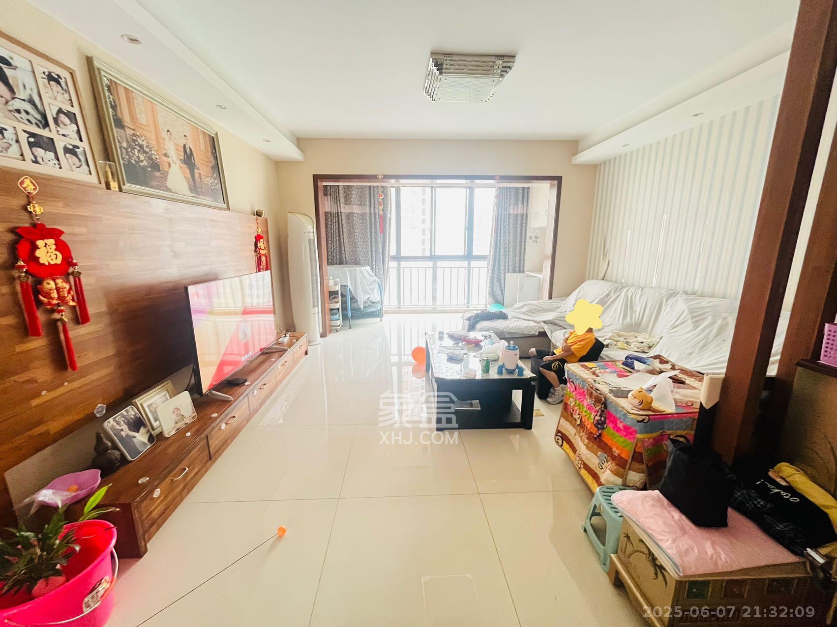 九华新城  4室2厅2卫    85.0万 九华新城  4室2厅2卫    85.0万客厅