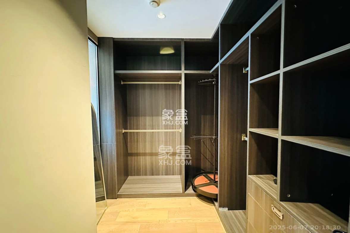 达美溪湖湾 5室2厅2卫 13000.0元/月 达美溪湖湾 5室2厅2卫 13000.0元/月室内图