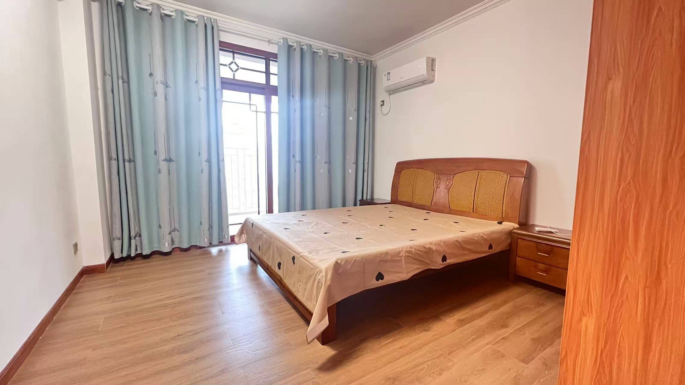 大学康城 4室2厅2卫 1700.0元/月 大学康城 4室2厅2卫 1700.0元/月室内图