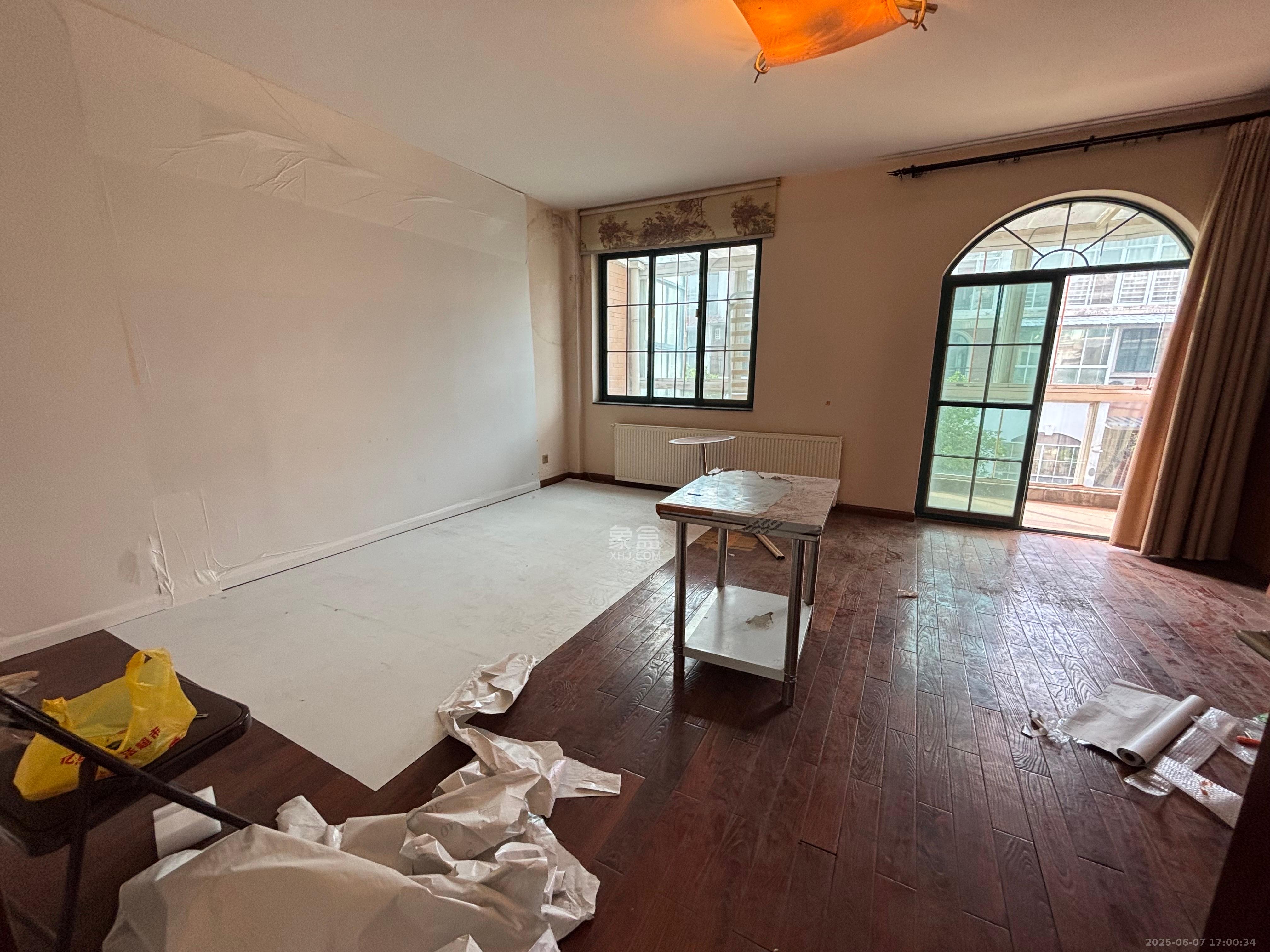 山水芙蓉国际新城 5室2厅2卫 5500.0元/月 山水芙蓉国际新城 5室2厅2卫 5500.0元/月室内图