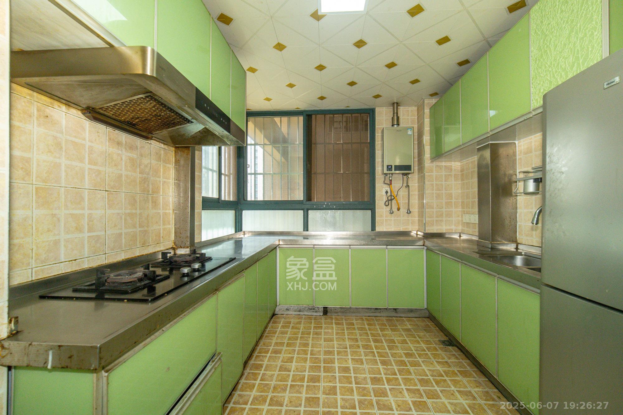 筑梦佳园 4室2厅1卫 65.0万 筑梦佳园 4室2厅1卫 65.0万厨房