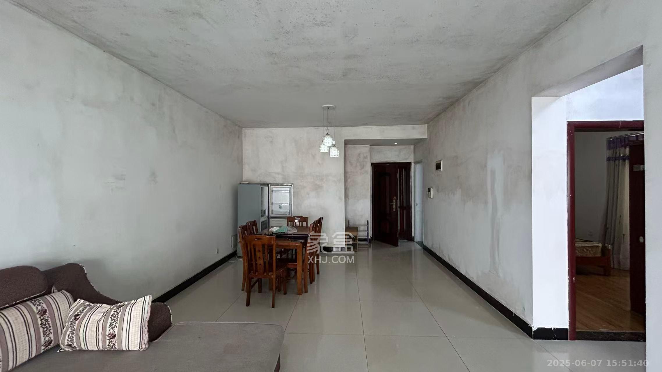 中房F联邦  3室2厅1卫    2200.0元/月 中房F联邦  3室2厅1卫    2200.0元/月室内图