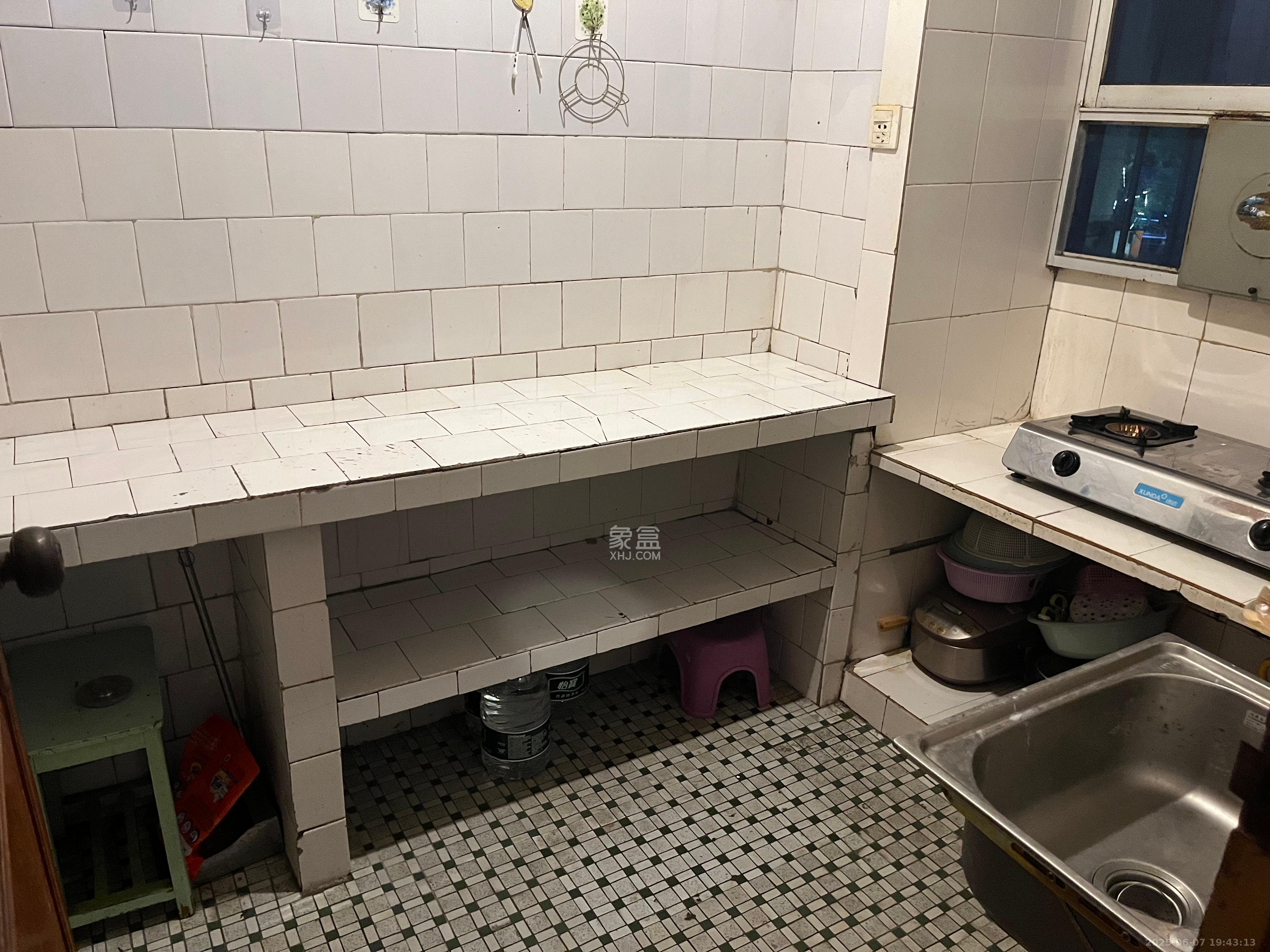 农业银行家属楼 2室1厅1卫 1500.0元/月 农业银行家属楼 2室1厅1卫 1500.0元/月室内图