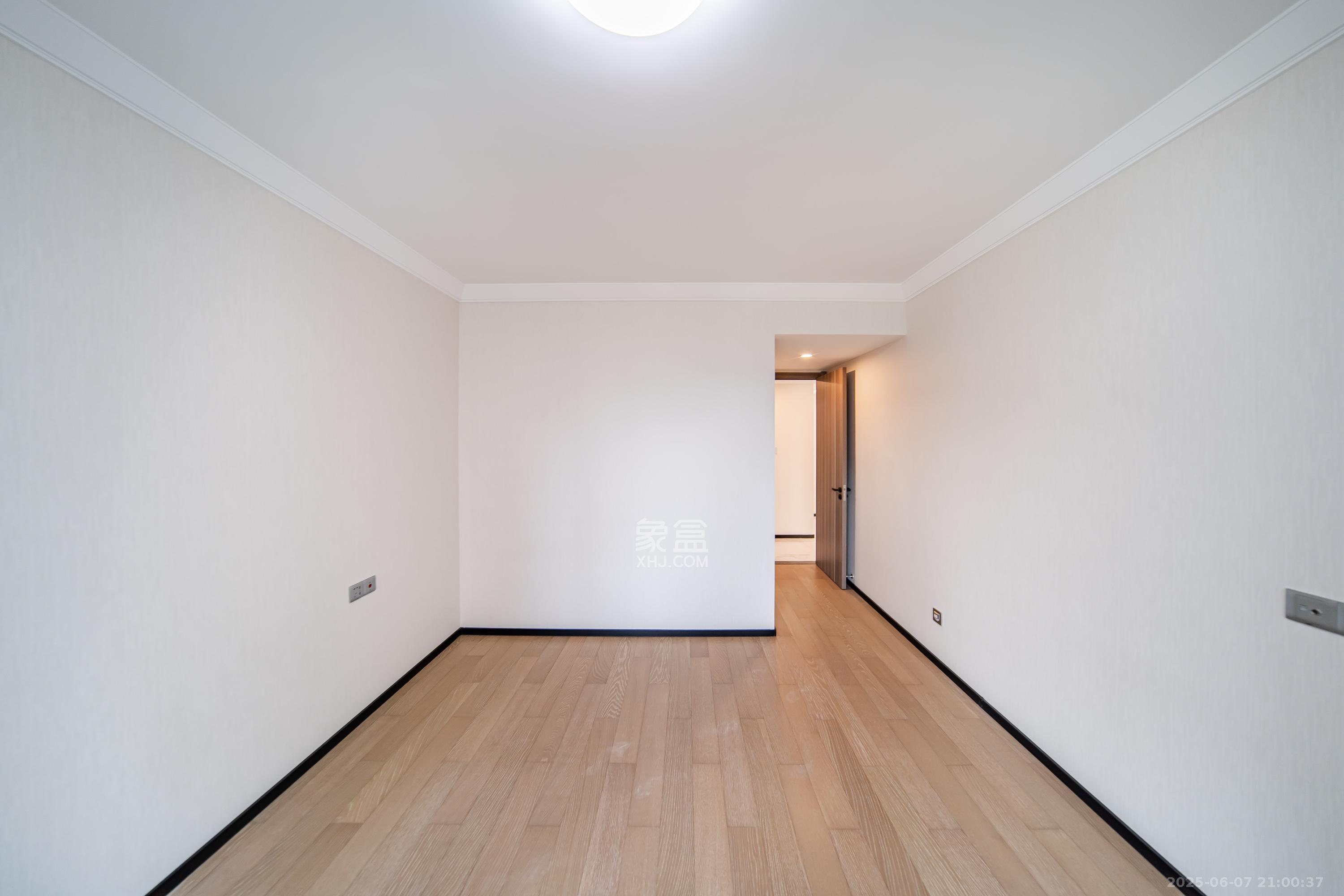 中海阅溪府 3室2厅2卫 145.0万 中海阅溪府 3室2厅2卫 145.0万卧室