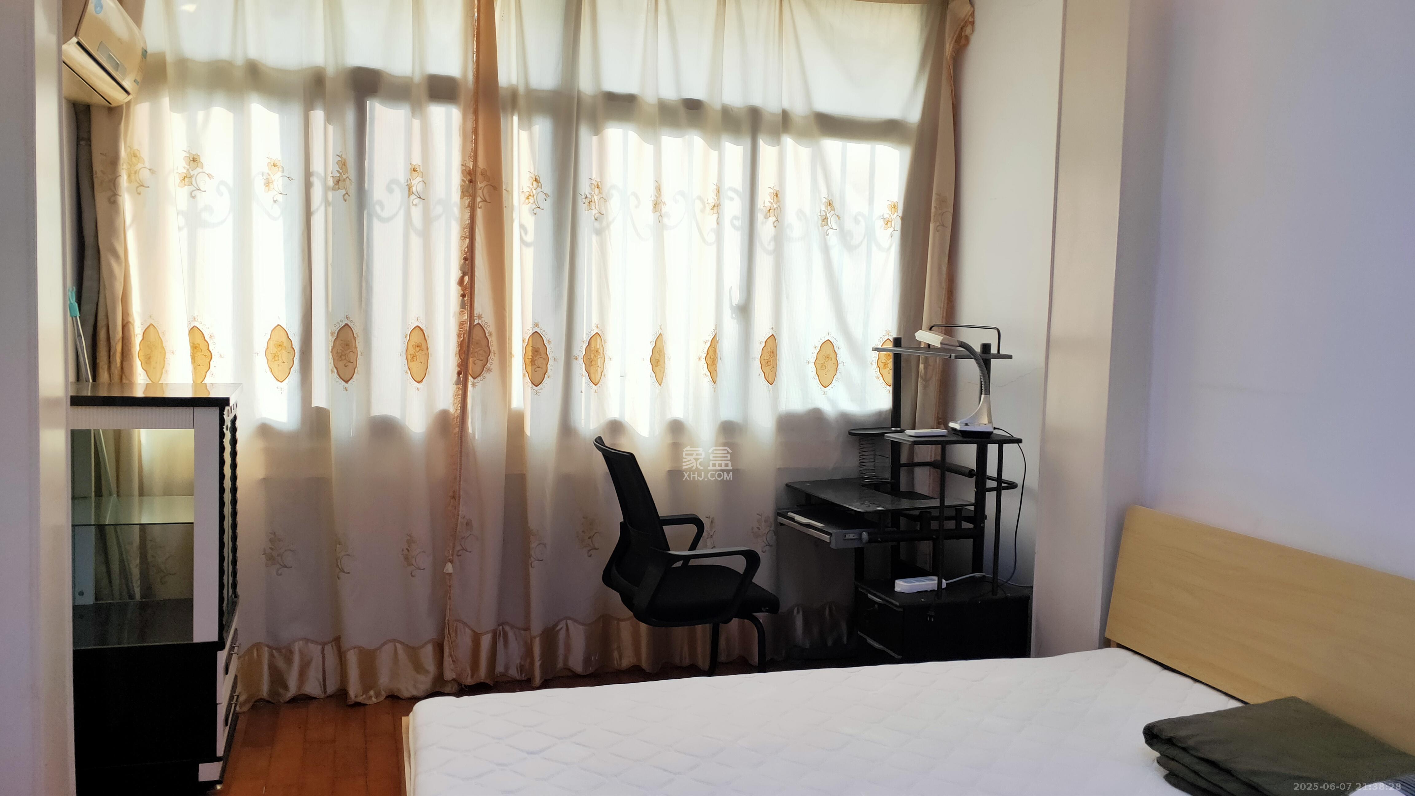 五一东村 1室1厅1卫 1400.0元/月 五一东村 1室1厅1卫 1400.0元/月室内图