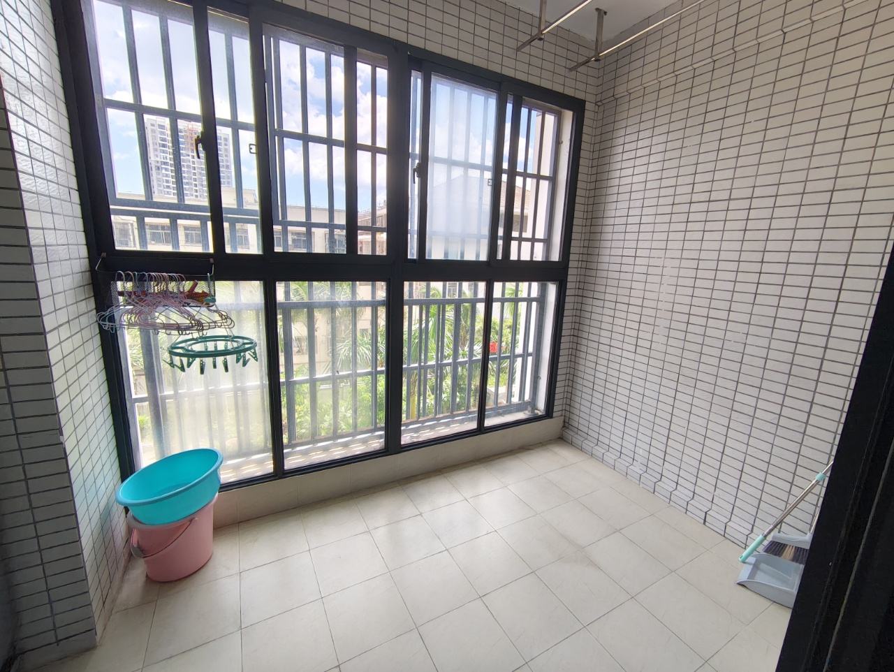 蓝海瑞园 1室1厅1卫 1800.0元/月 蓝海瑞园 1室1厅1卫 1800.0元/月室内图