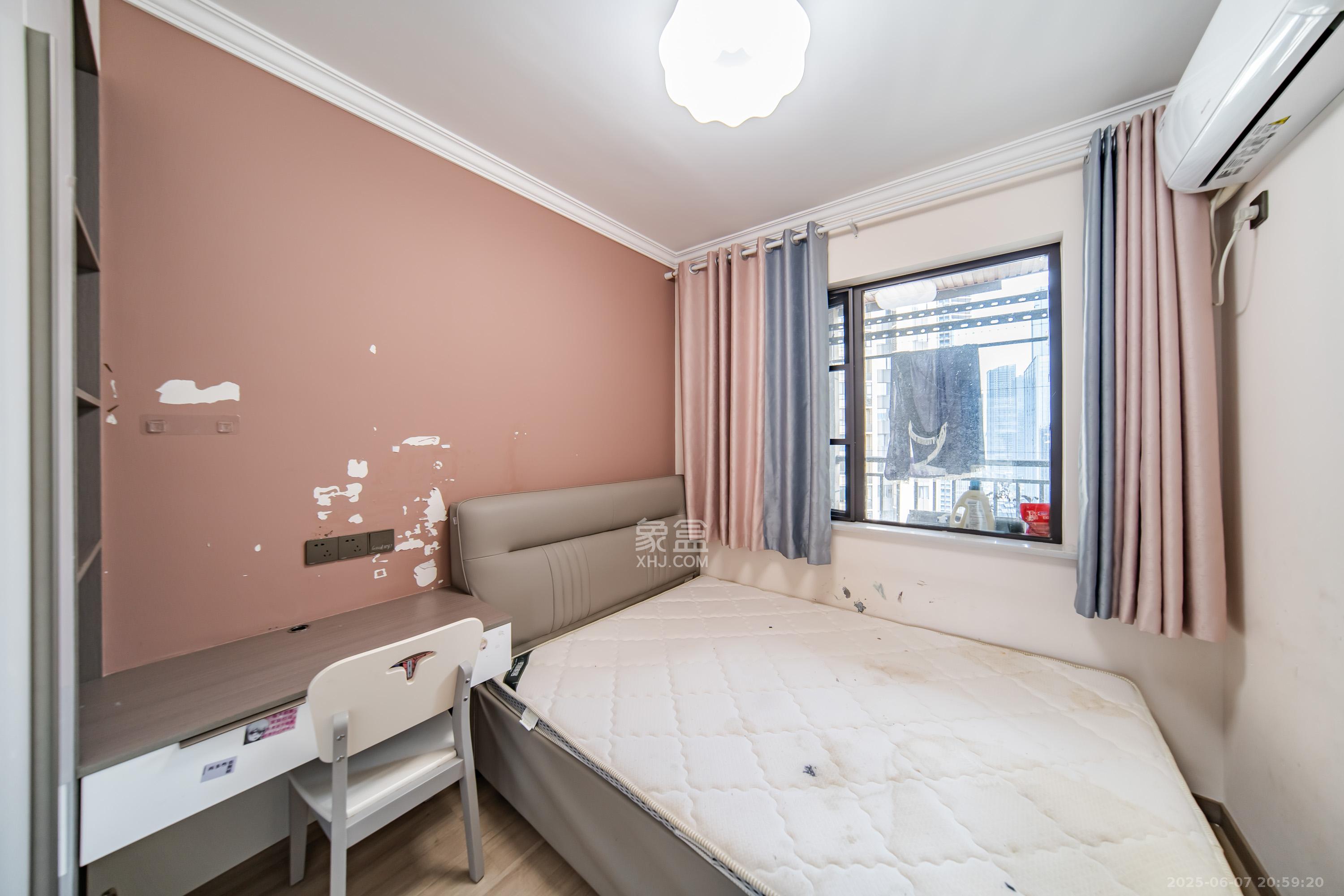 和泓梅溪四季 5室2厅2卫 239.0万 和泓梅溪四季 5室2厅2卫 239.0万卧室