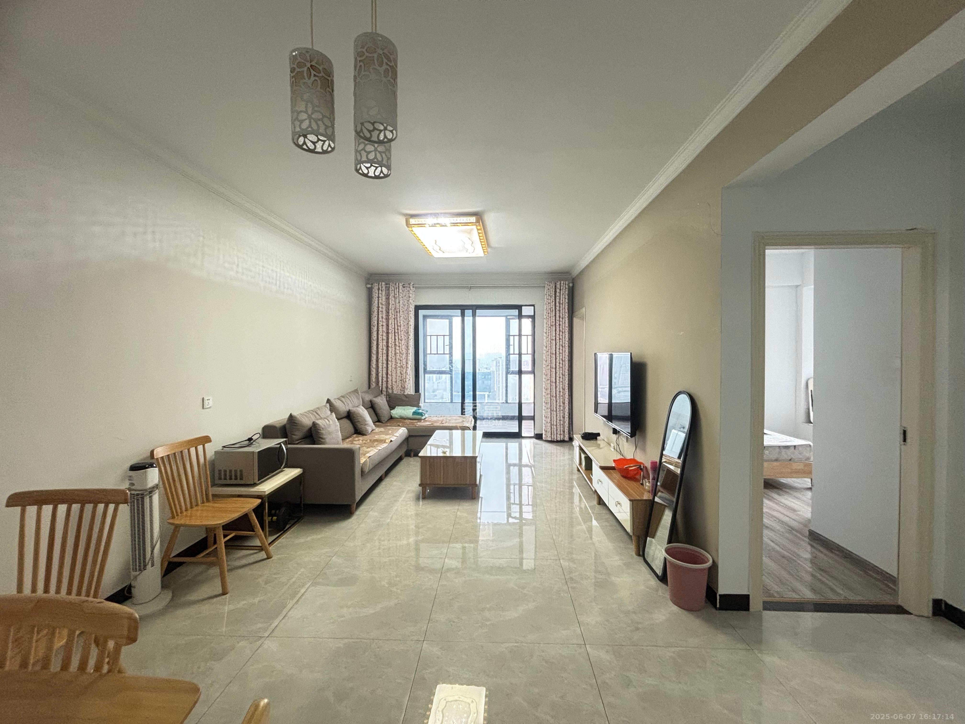 建发中央悦府  3室2厅2卫   3500.00元/月