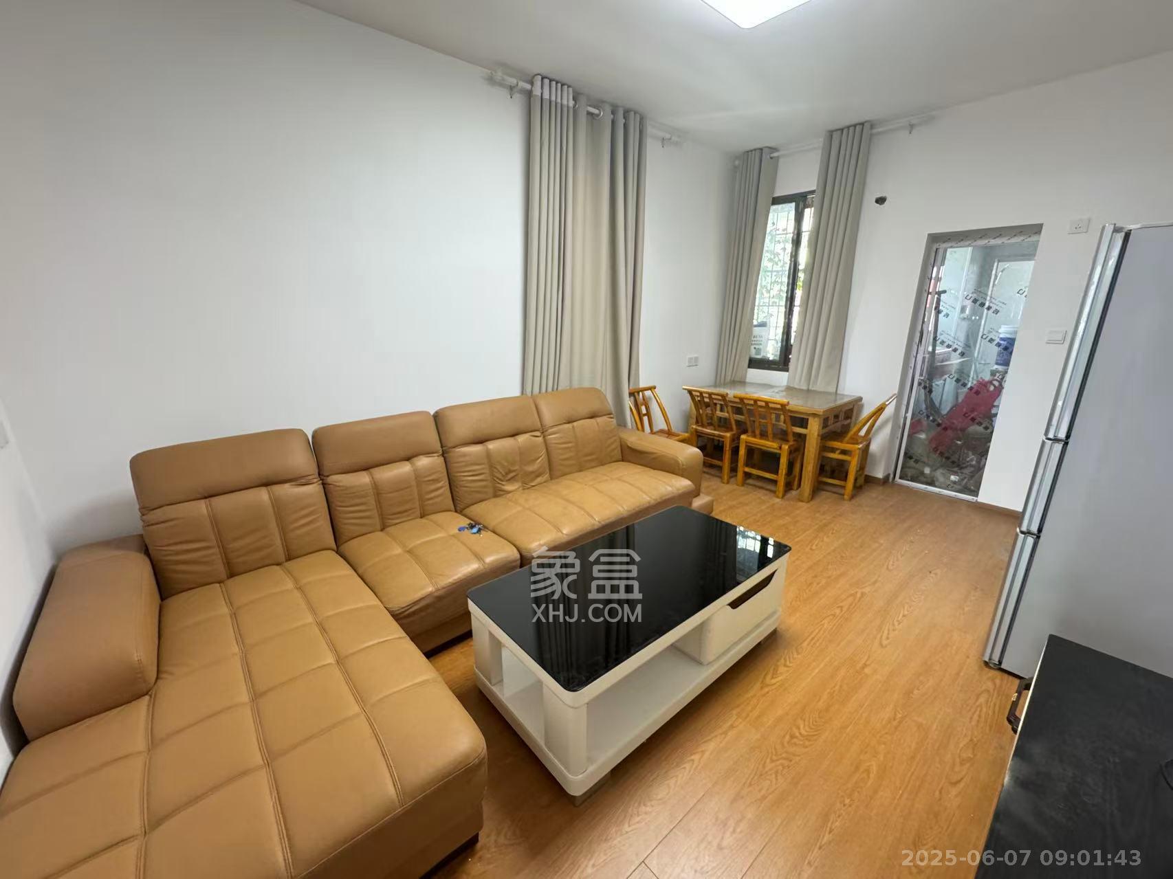 火把山社区  1室1厅1卫   1500.00元/月室内图