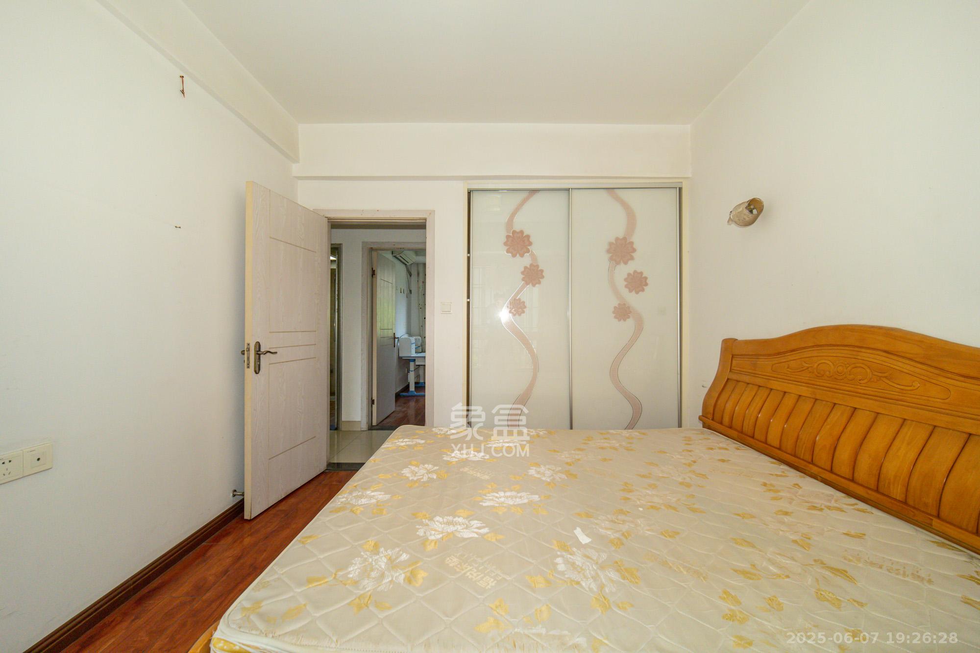 筑梦佳园 4室2厅1卫 65.0万 筑梦佳园 4室2厅1卫 65.0万卧室