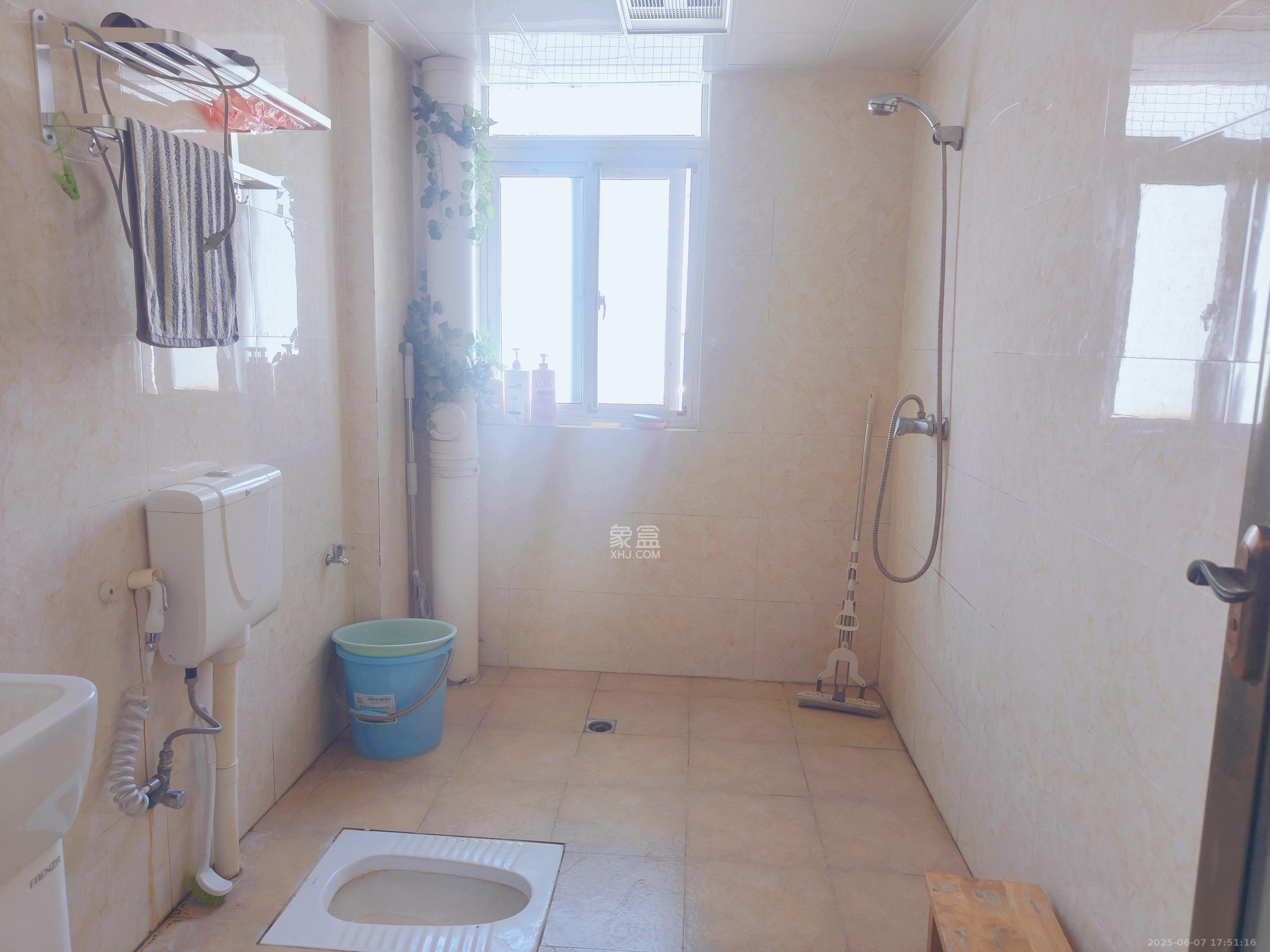 德润园  4室2厅2卫    3600.0元/月 德润园  4室2厅2卫    3600.0元/月室内图