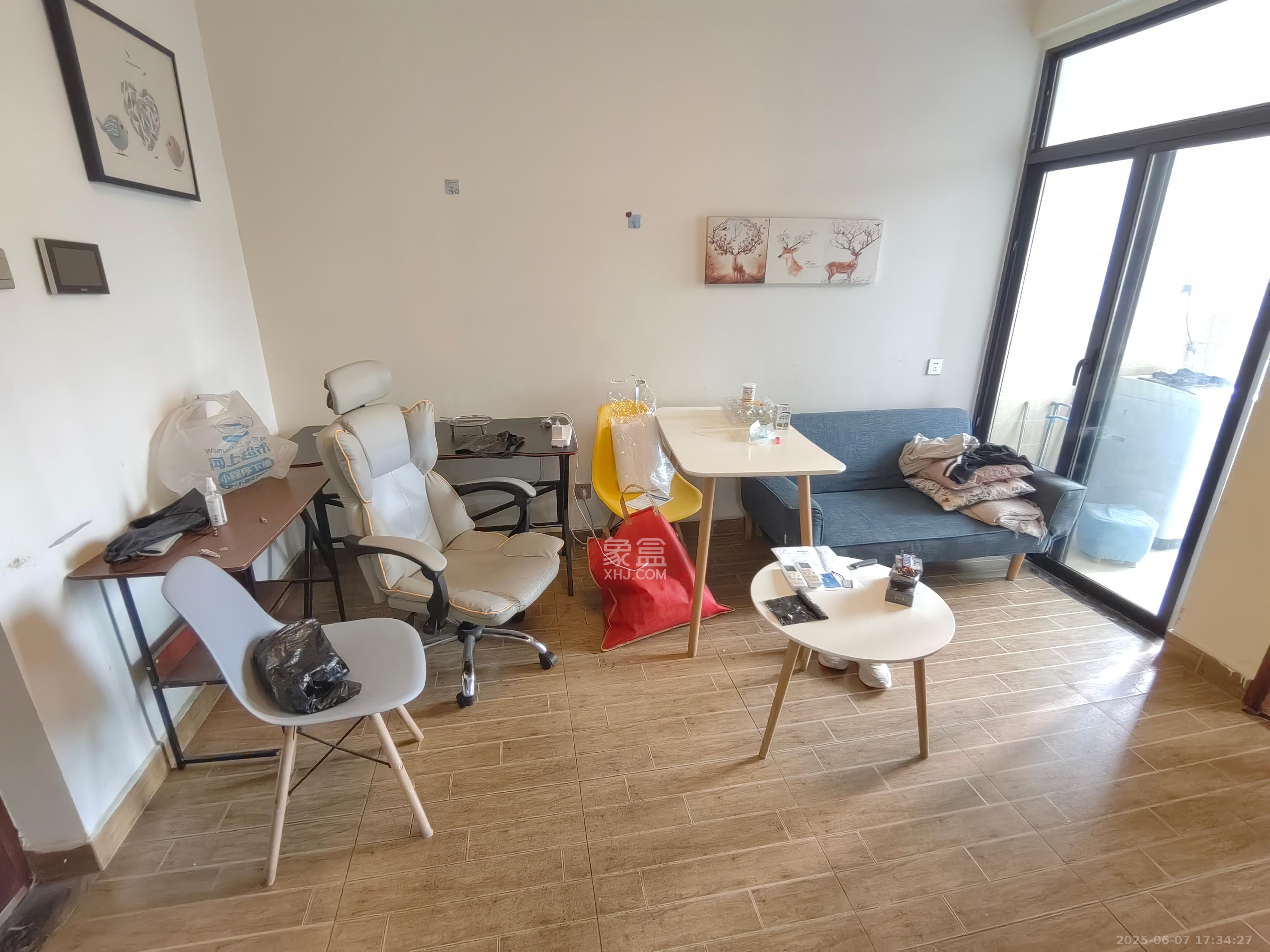 荣悦台  1室1厅1卫    1800.0元/月室内图