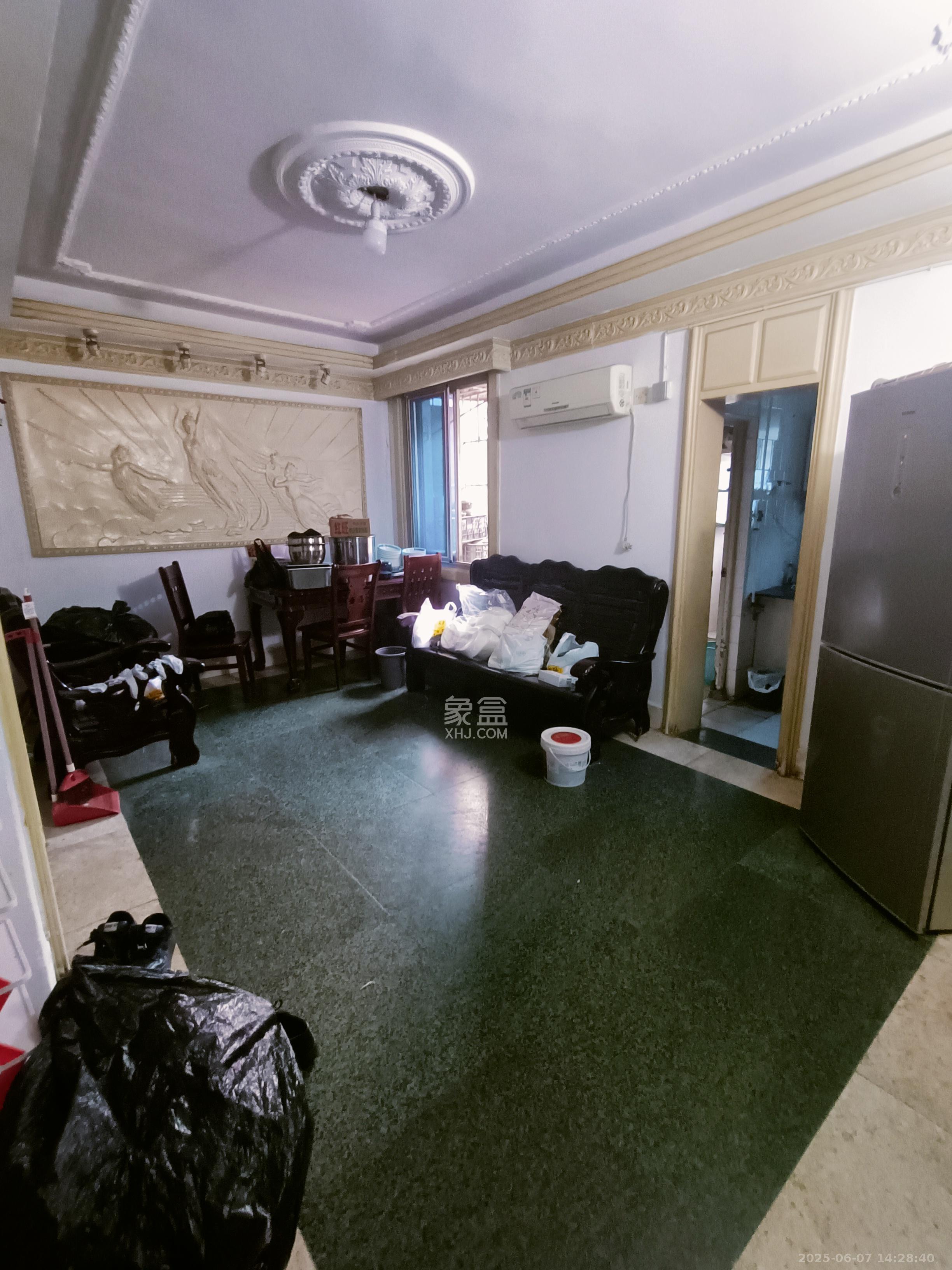 老鸦冲小区 4室1厅1卫 1800.0元/月 老鸦冲小区 4室1厅1卫 1800.0元/月室内图