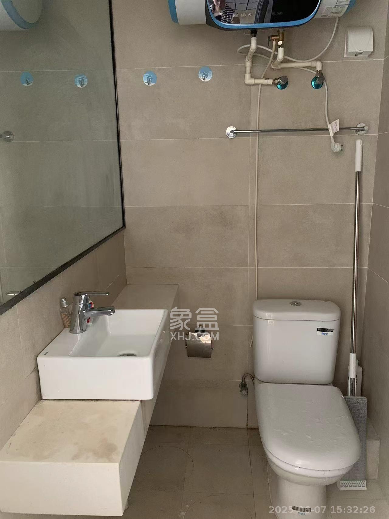 兰亭湾畔 1室1厅1卫 1000.0元/月 兰亭湾畔 1室1厅1卫 1000.0元/月室内图