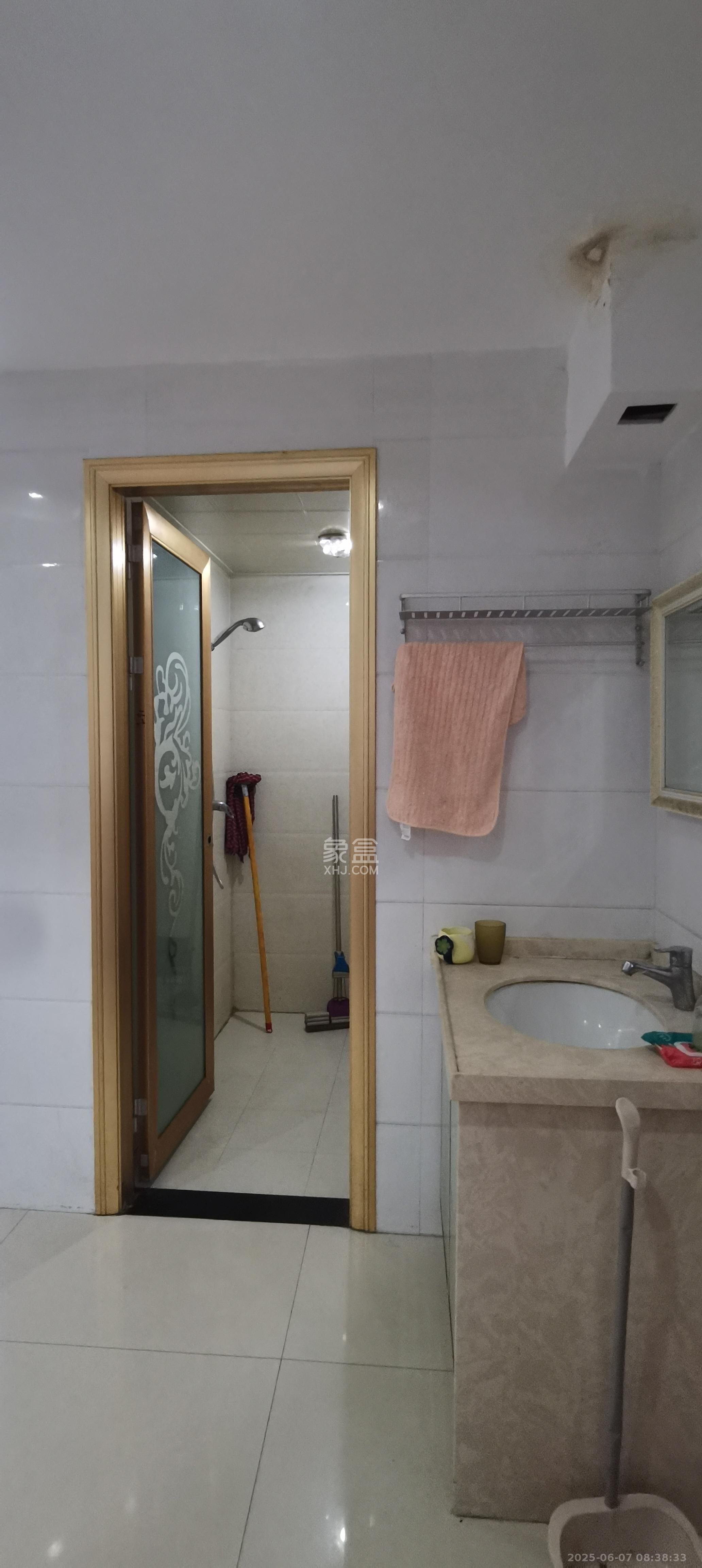 泊林晶城  3室2厅1卫   1700.00元/月室内图
