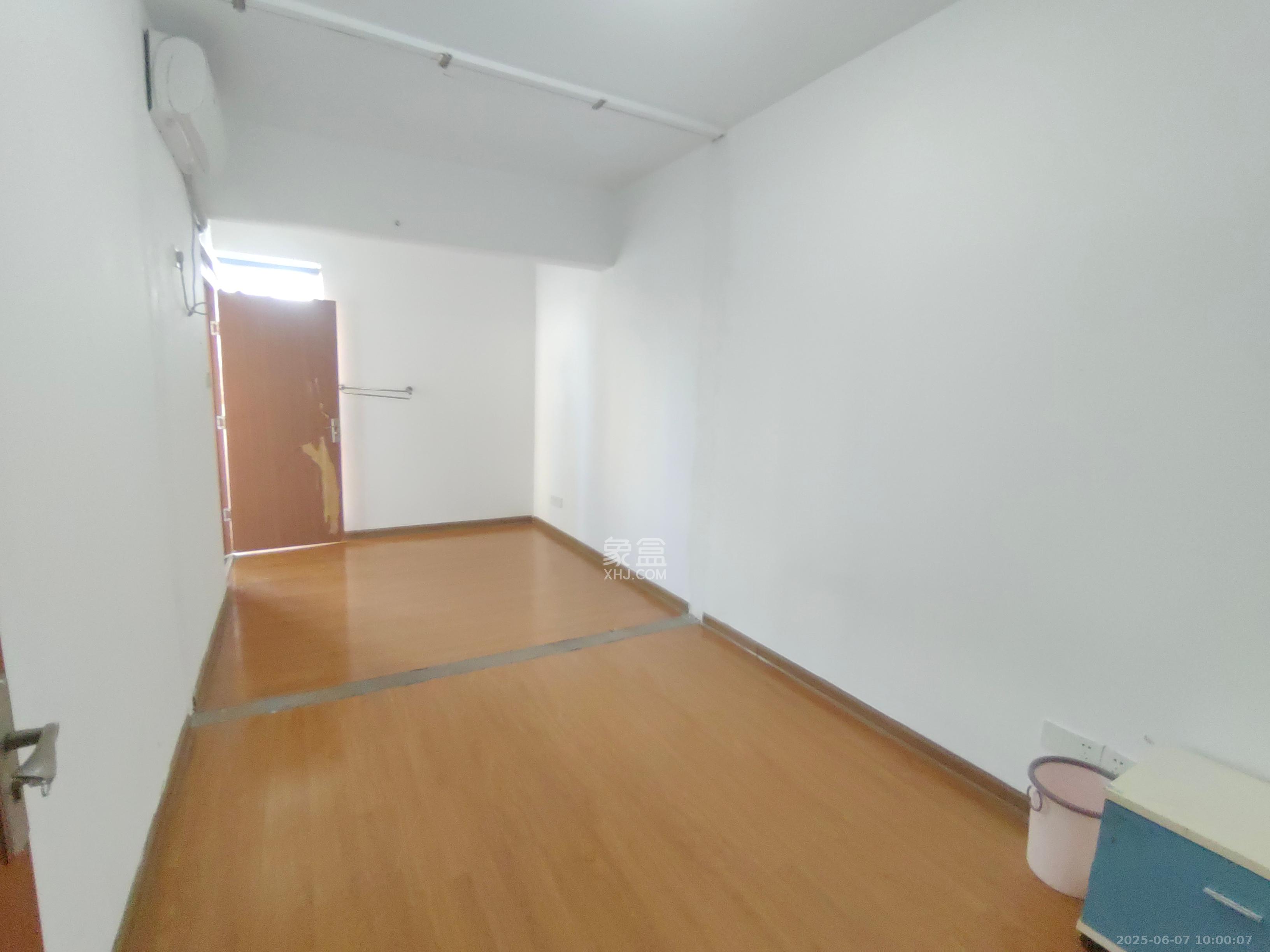 上河国际C区  4室2厅2卫   3600.00元/月室内图