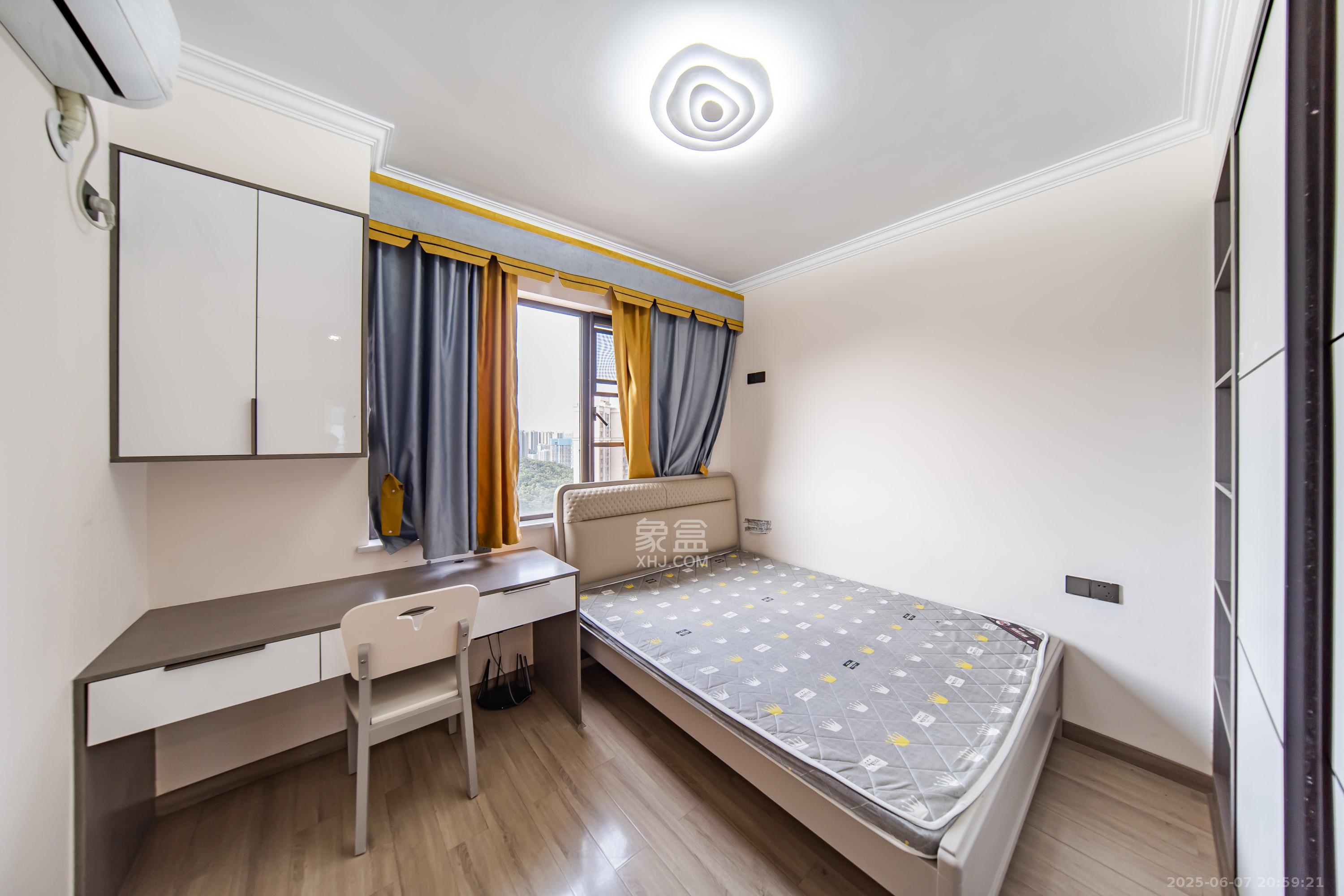 和泓梅溪四季 5室2厅2卫 239.0万 和泓梅溪四季 5室2厅2卫 239.0万卧室