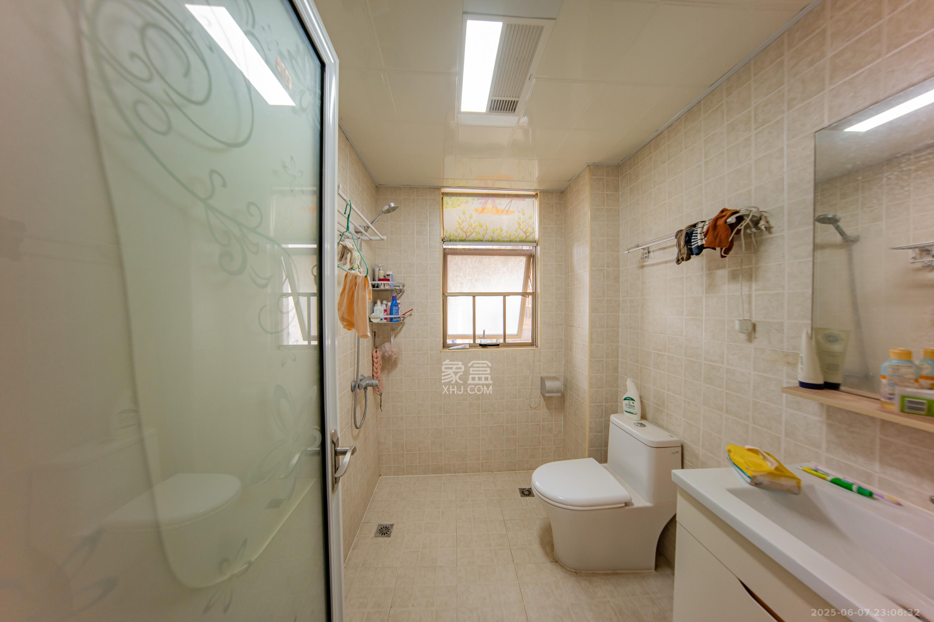 江山帝景雅典  3室2厅2卫    121.0万卫生间