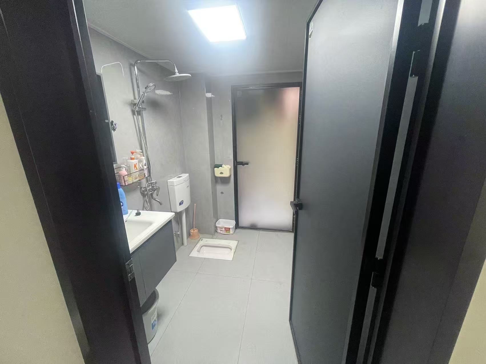 新桥花园  3室2厅2卫   2200.00元/月室内图