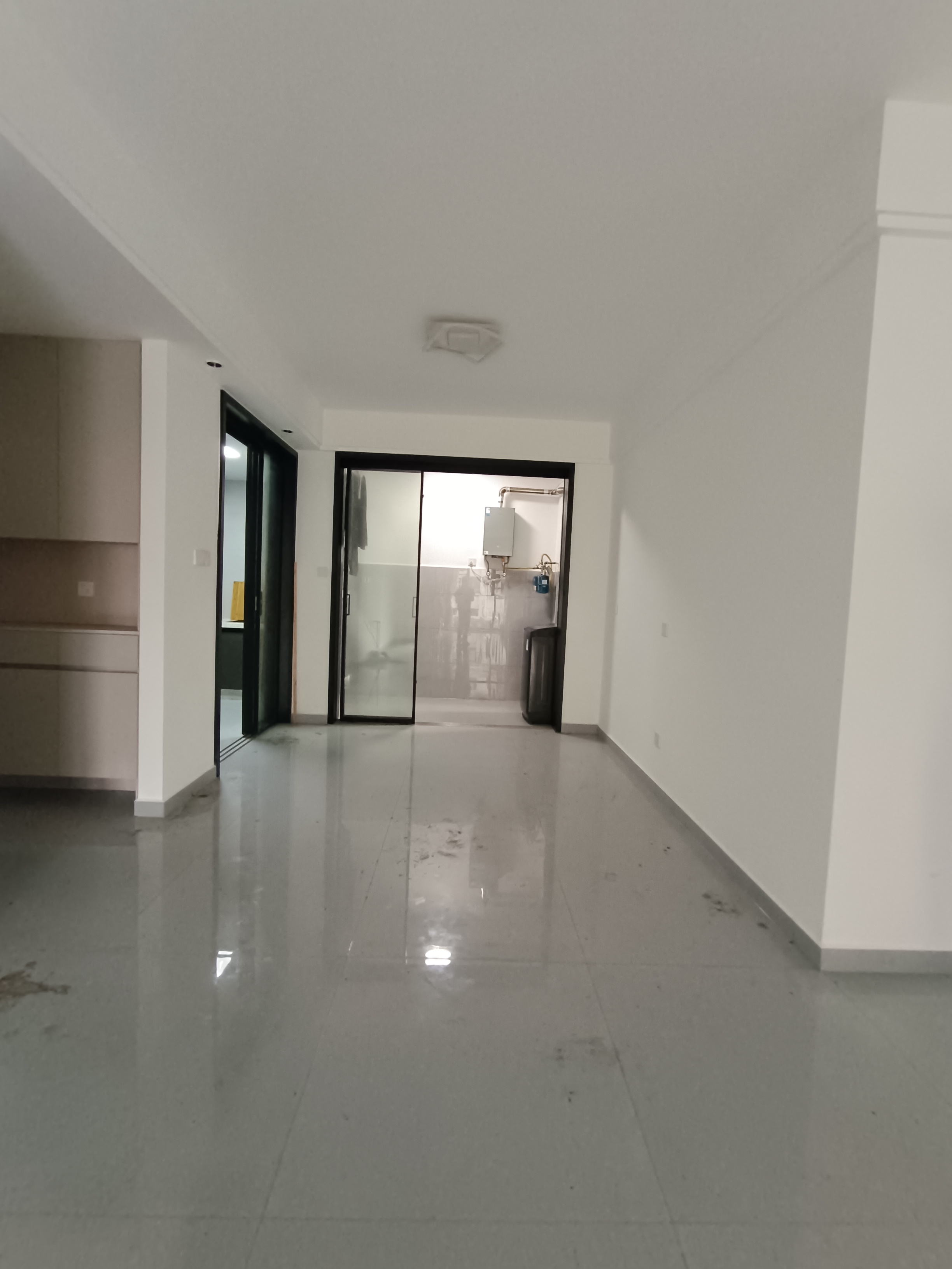 荣盛花语书苑 4室2厅2卫 2500.0元/月 荣盛花语书苑 4室2厅2卫 2500.0元/月室内图