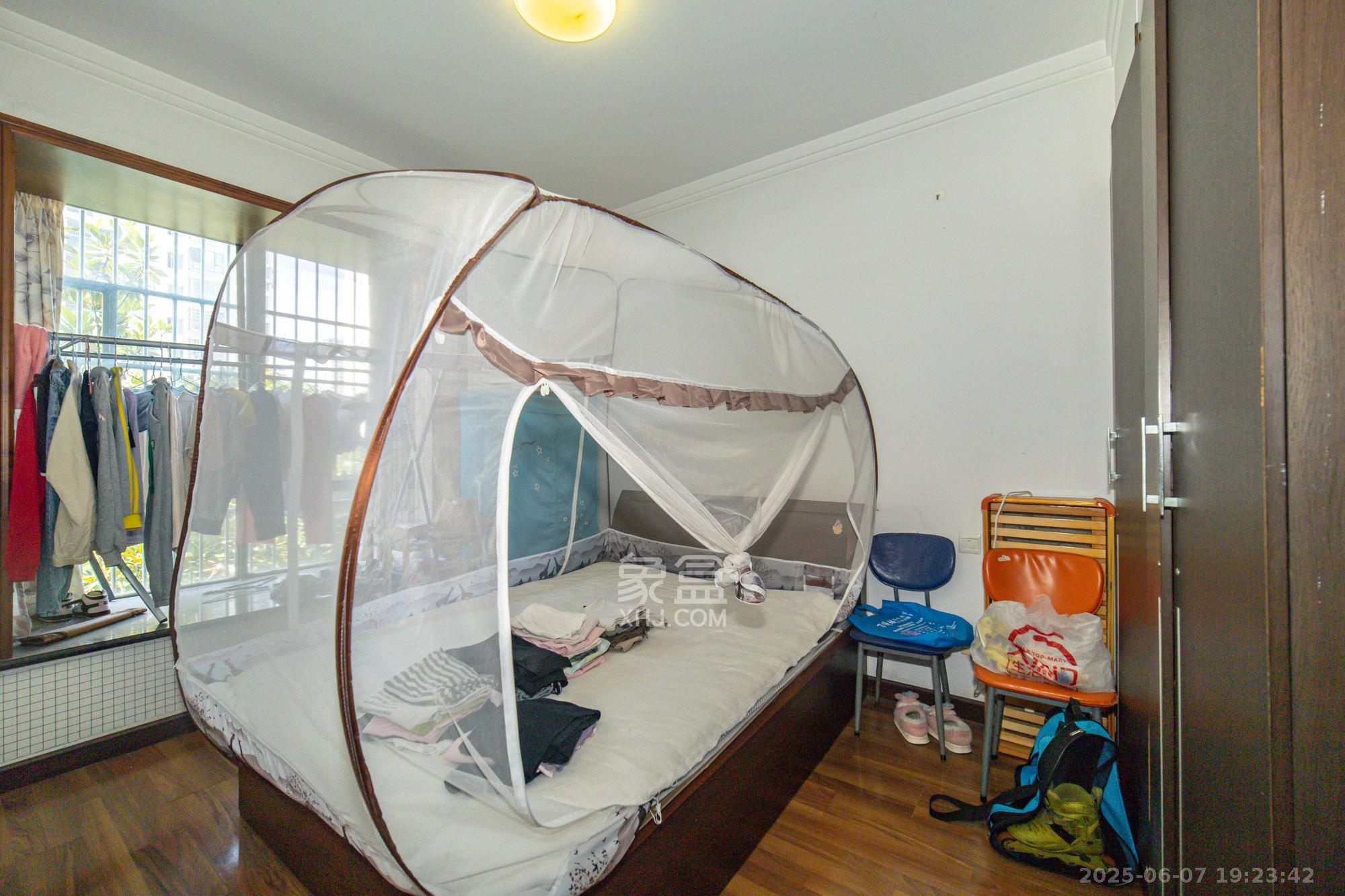 阳光丽景 3室2厅1卫 56.0万 阳光丽景 3室2厅1卫 56.0万卧室