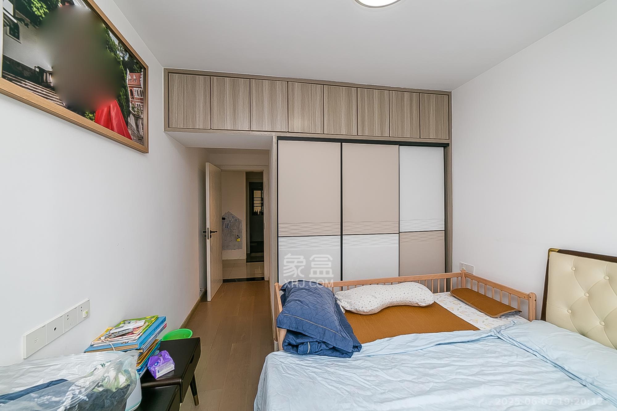 荣盛花语书苑  3室2厅1卫    95.0万 荣盛花语书苑  3室2厅1卫    95.0万卧室