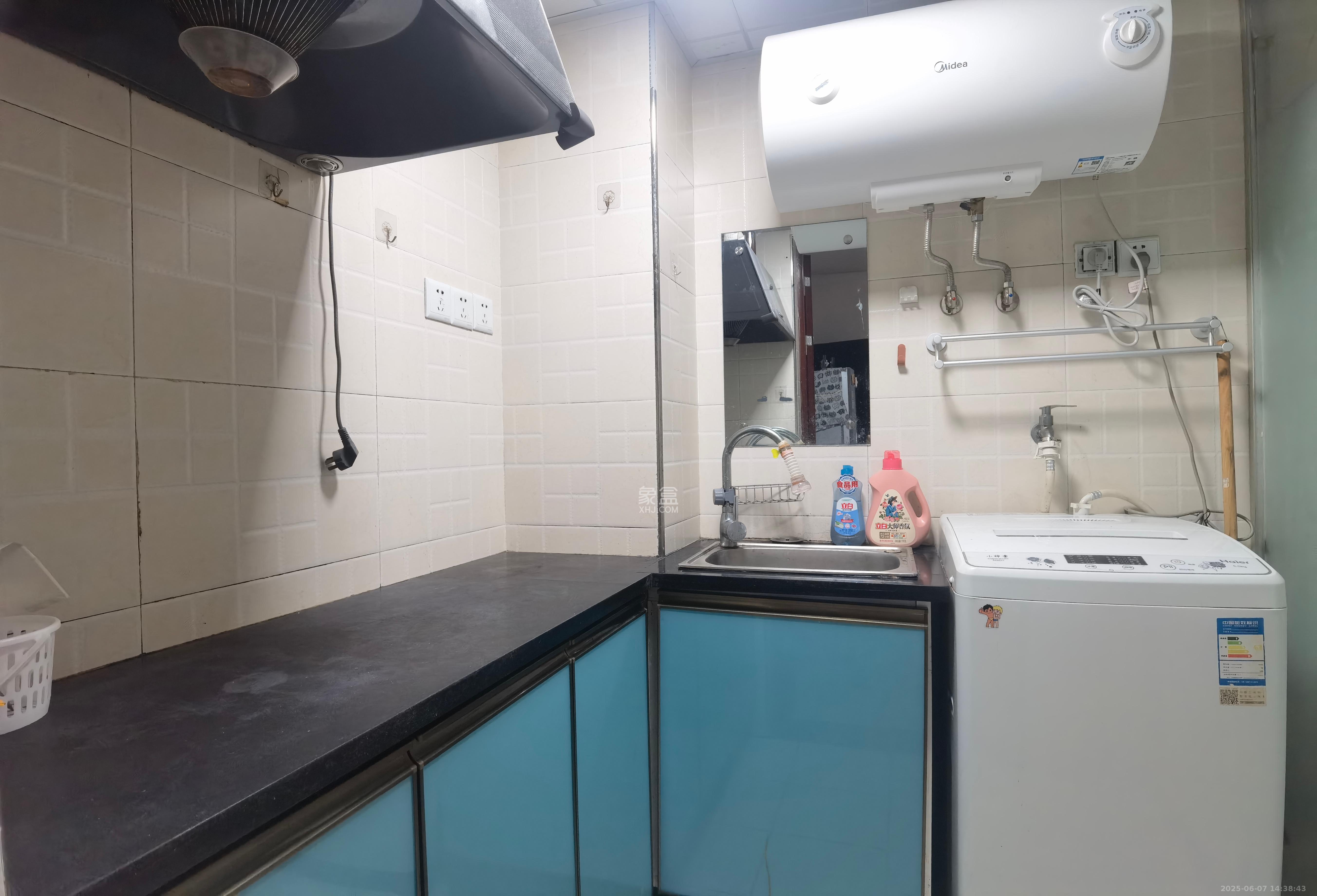 四方小区综合楼(四方嘉丽) 1室0厅1卫 1200.0元/月 四方小区综合楼(四方嘉丽) 1室0厅1卫 1200.0元/月室内图