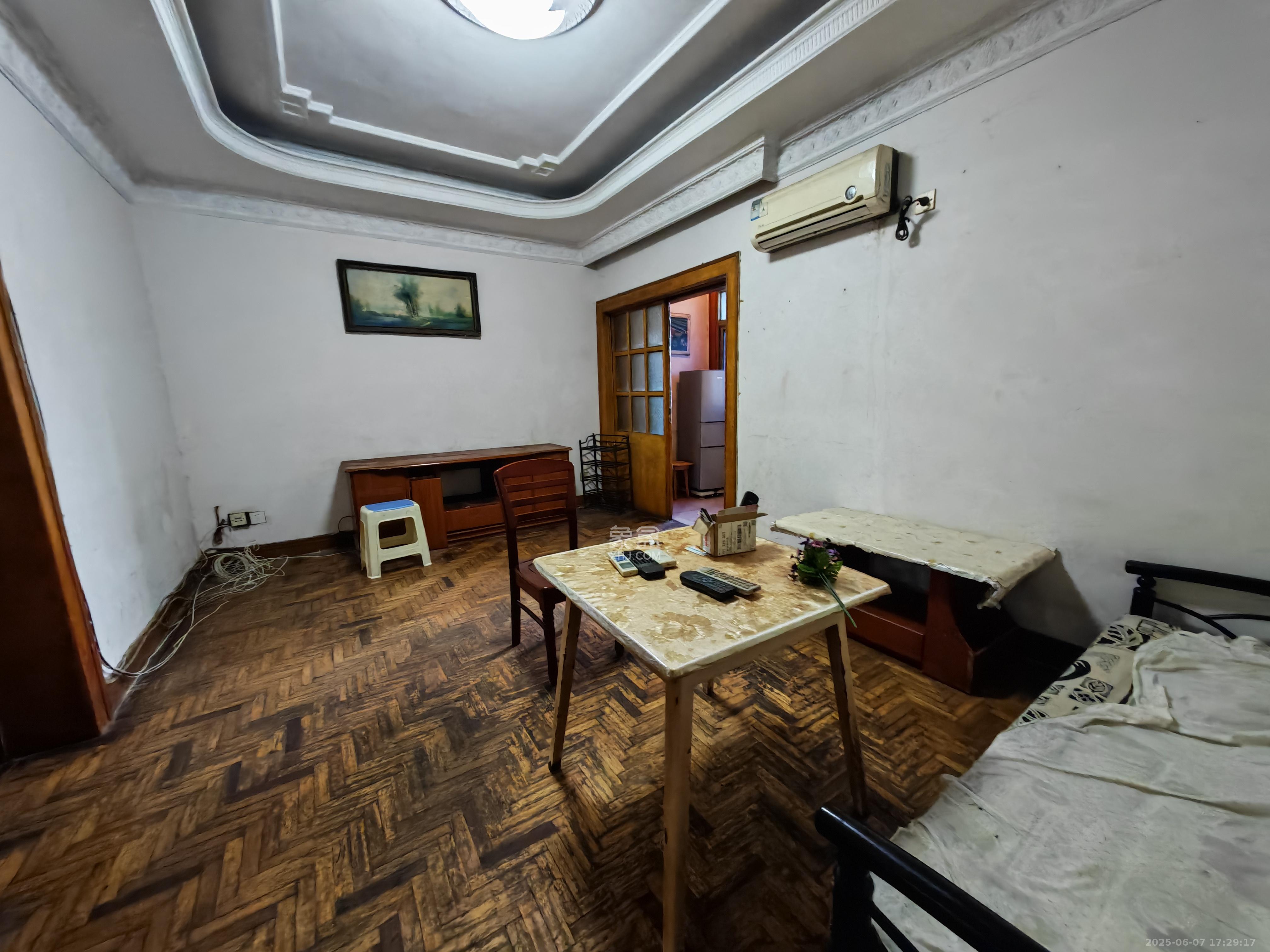 燕兴宿舍 2室1厅1卫 1400.0元/月 燕兴宿舍 2室1厅1卫 1400.0元/月室内图