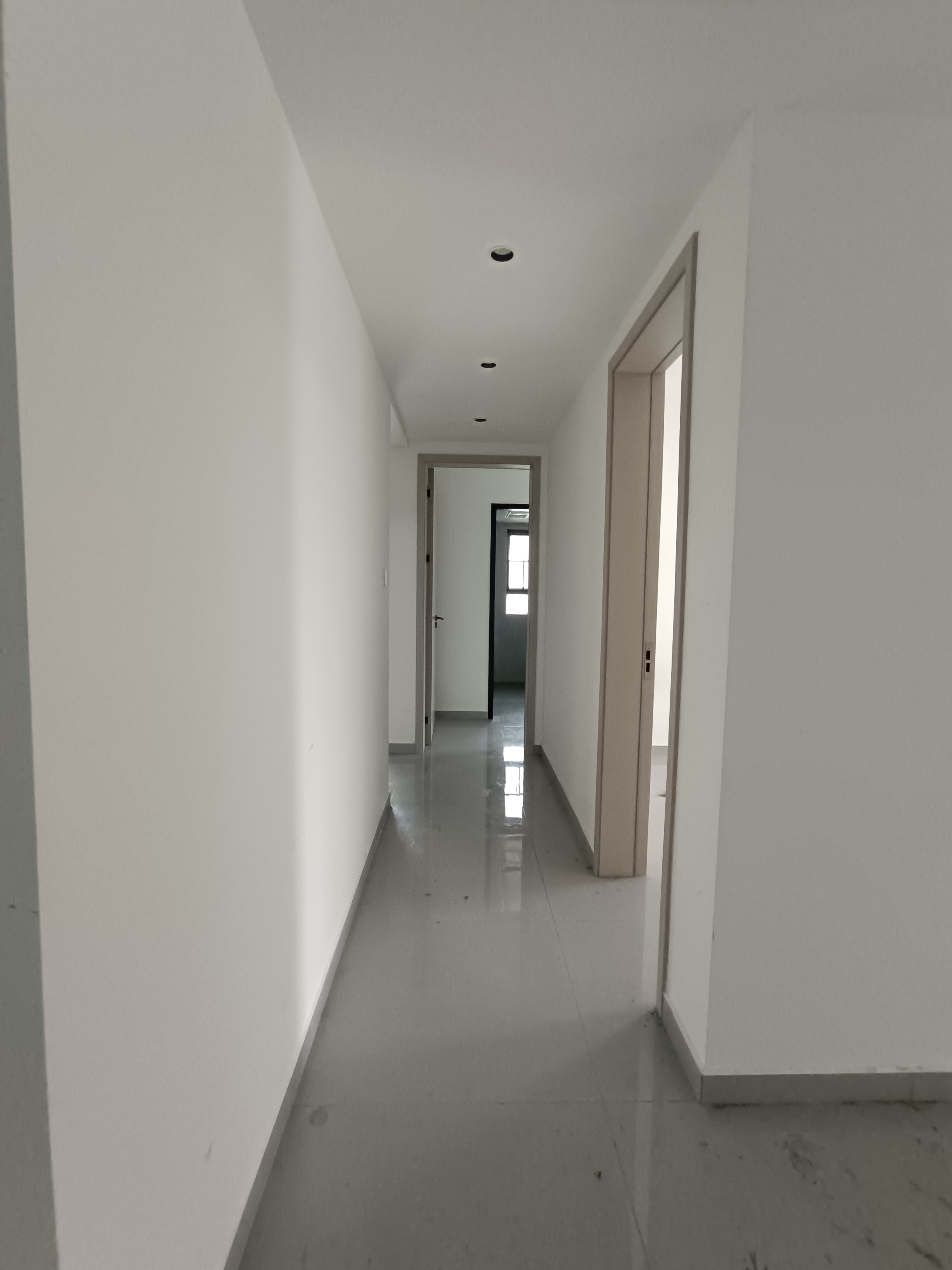 荣盛花语书苑 4室2厅2卫 2500.0元/月 荣盛花语书苑 4室2厅2卫 2500.0元/月室内图