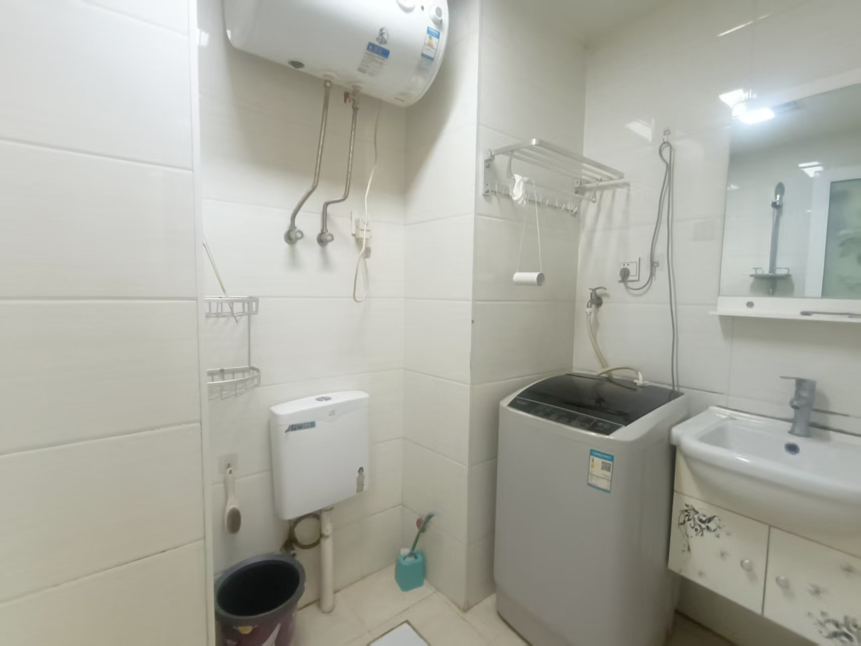 梓山湖公馆  1室1厅1卫   1100.00元/月室内图
