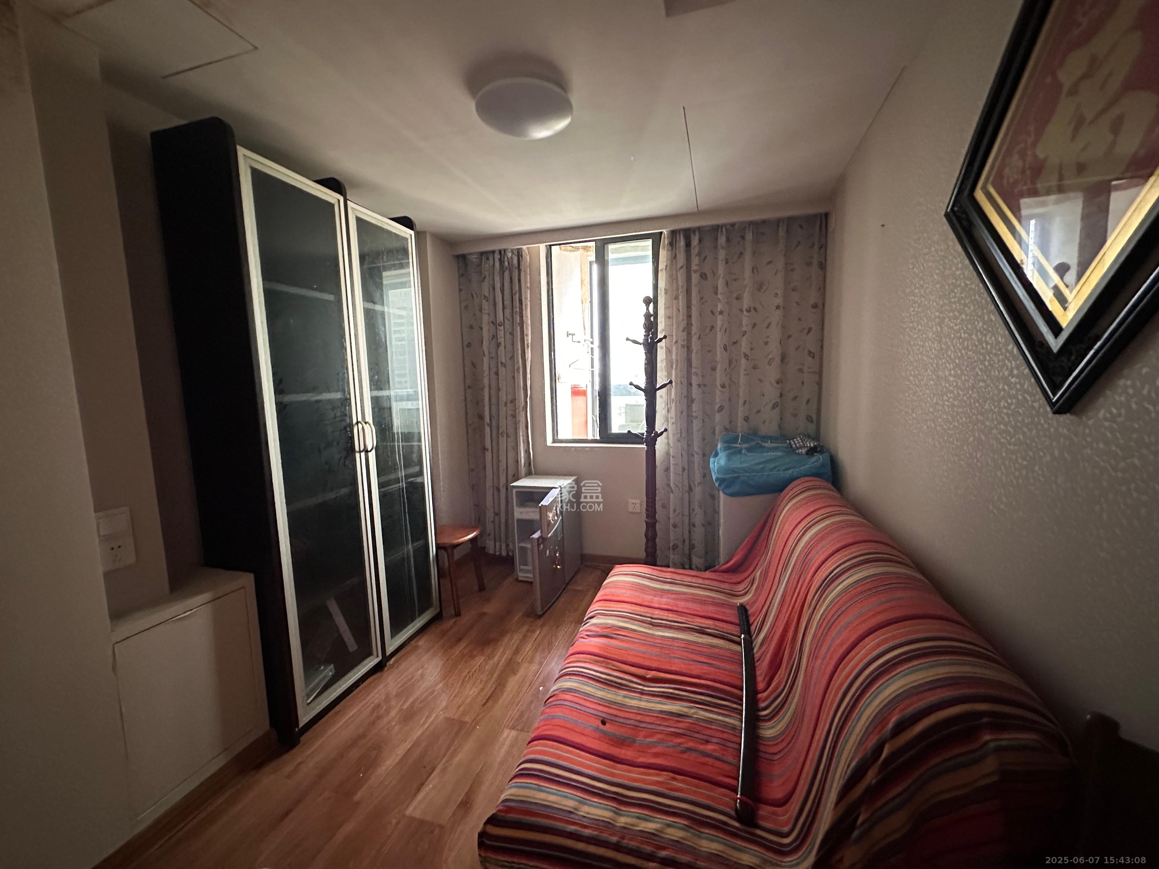 满庭芳小区 2室1厅1卫 1700.0元/月 满庭芳小区 2室1厅1卫 1700.0元/月室内图