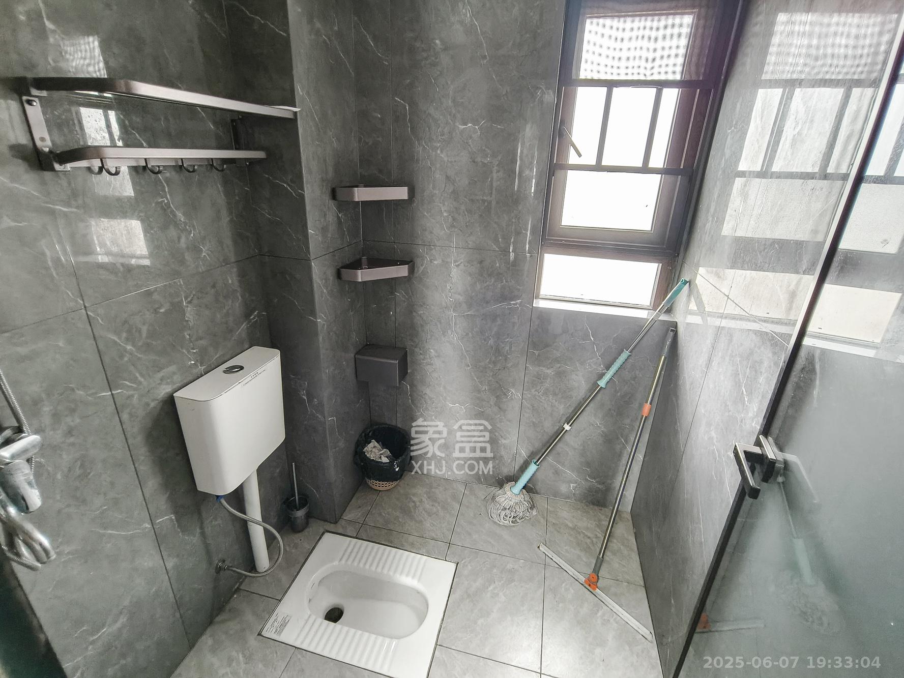 碧桂园翘楚棠  4室2厅2卫    138.0万卫生间